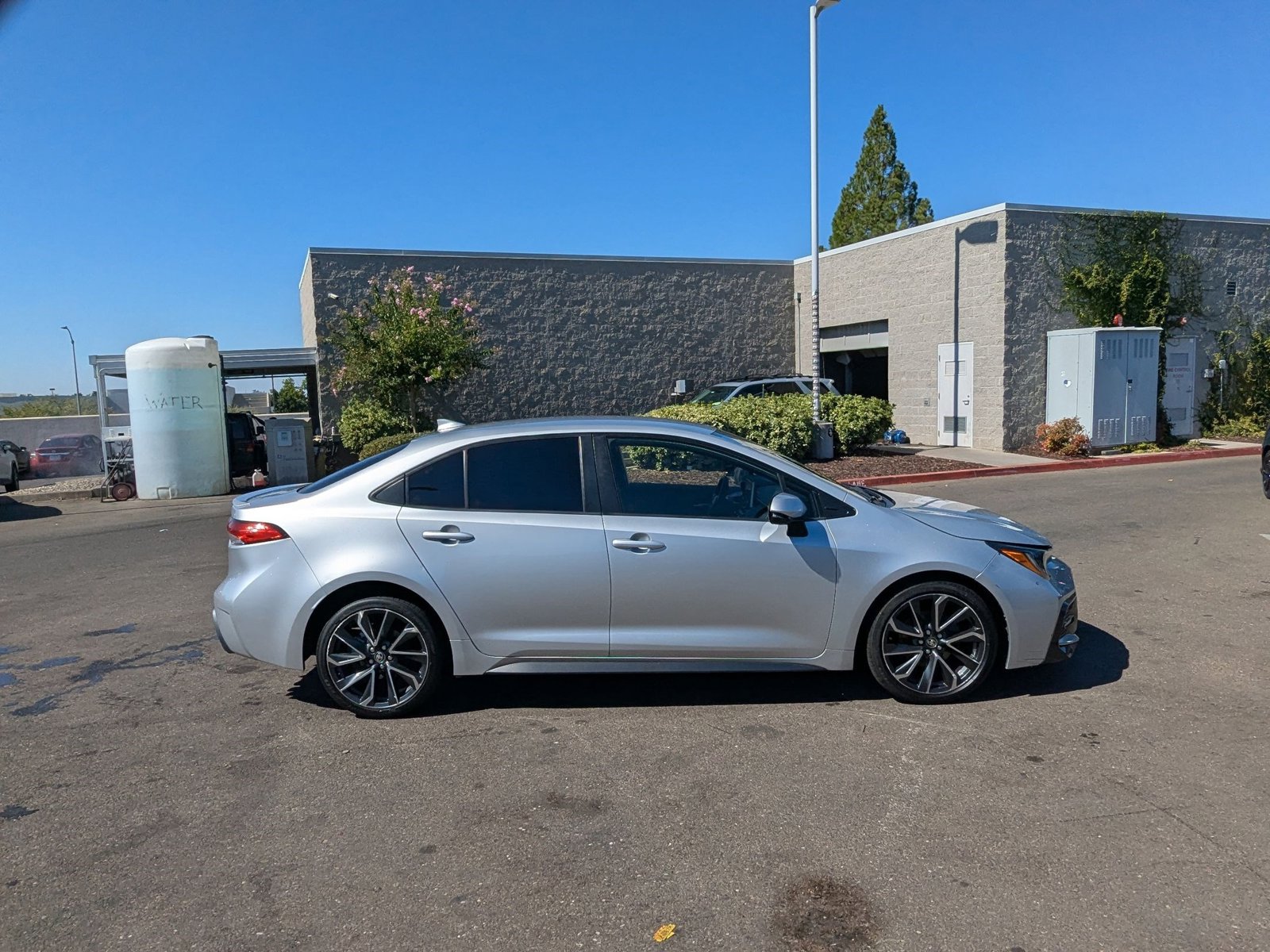 2020 Toyota Corolla SE photo 4