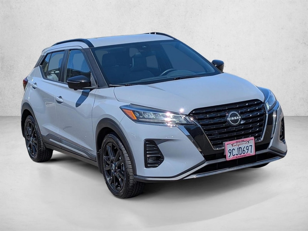 Used 2022 Nissan Kicks SR SUV