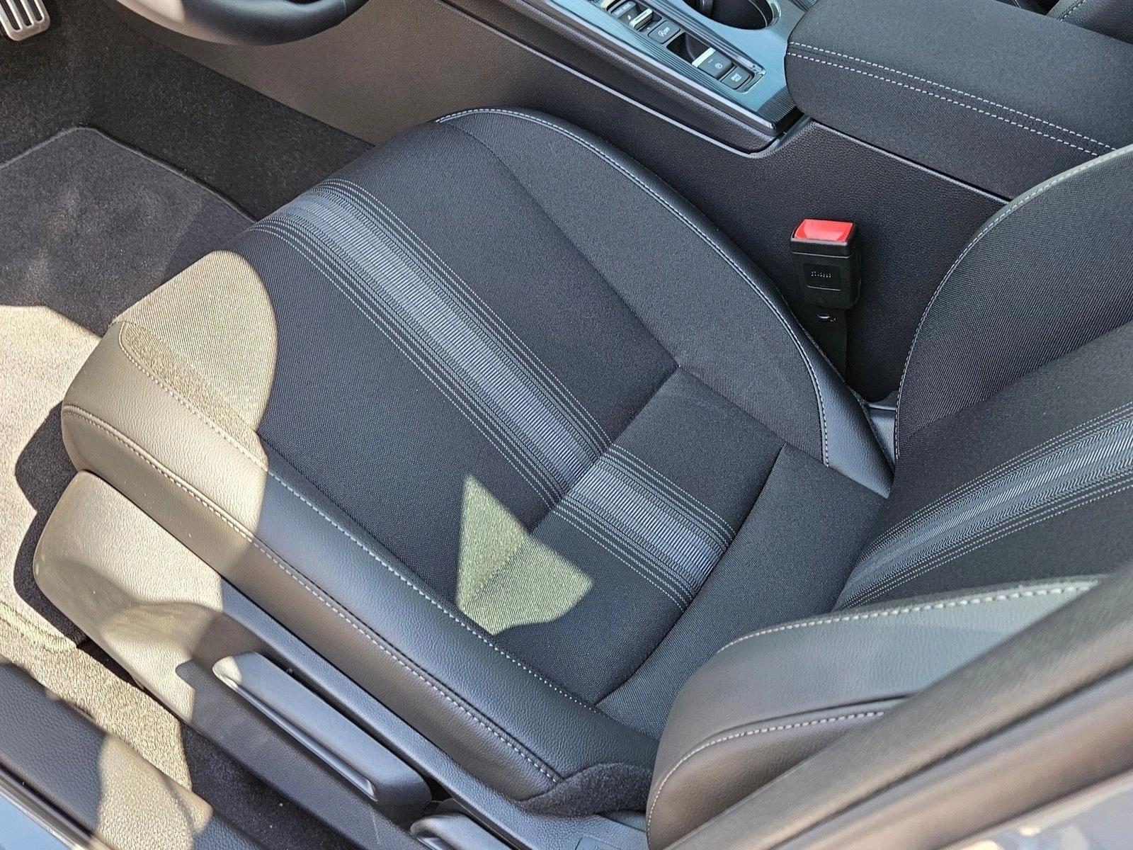 2025 Honda Civic Sport Hatchback photo 3