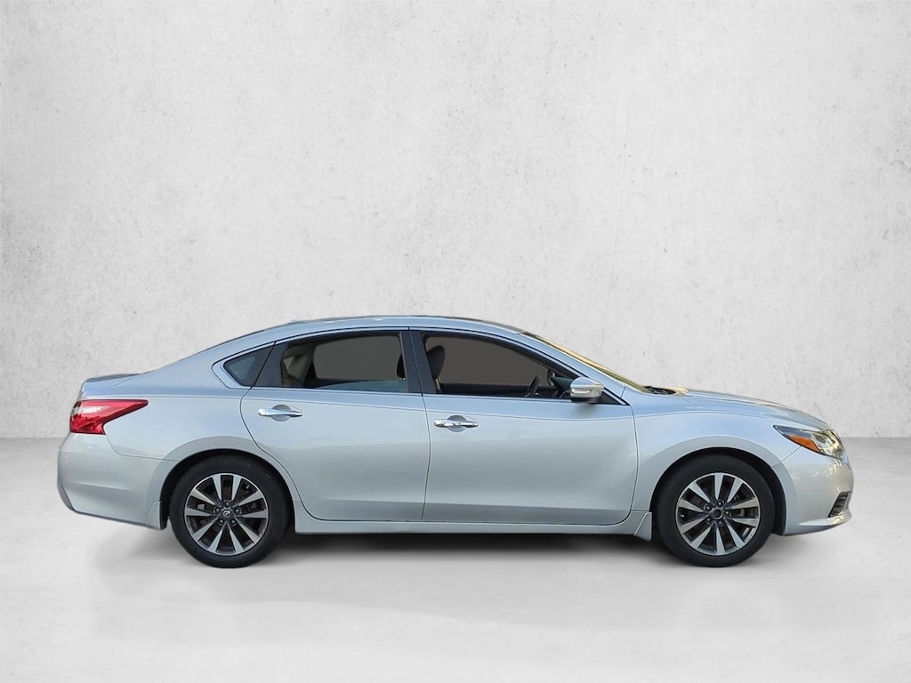 Used 2017 Nissan Altima 2.5 SL Sedan