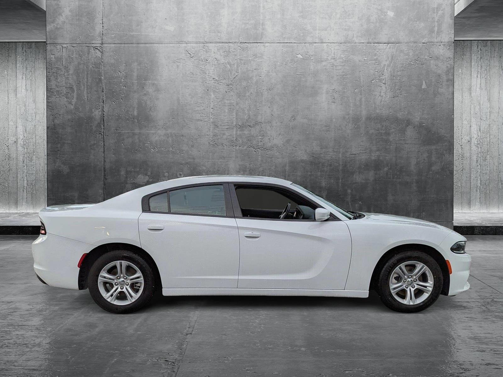 2022 Dodge Charger SXT photo 4