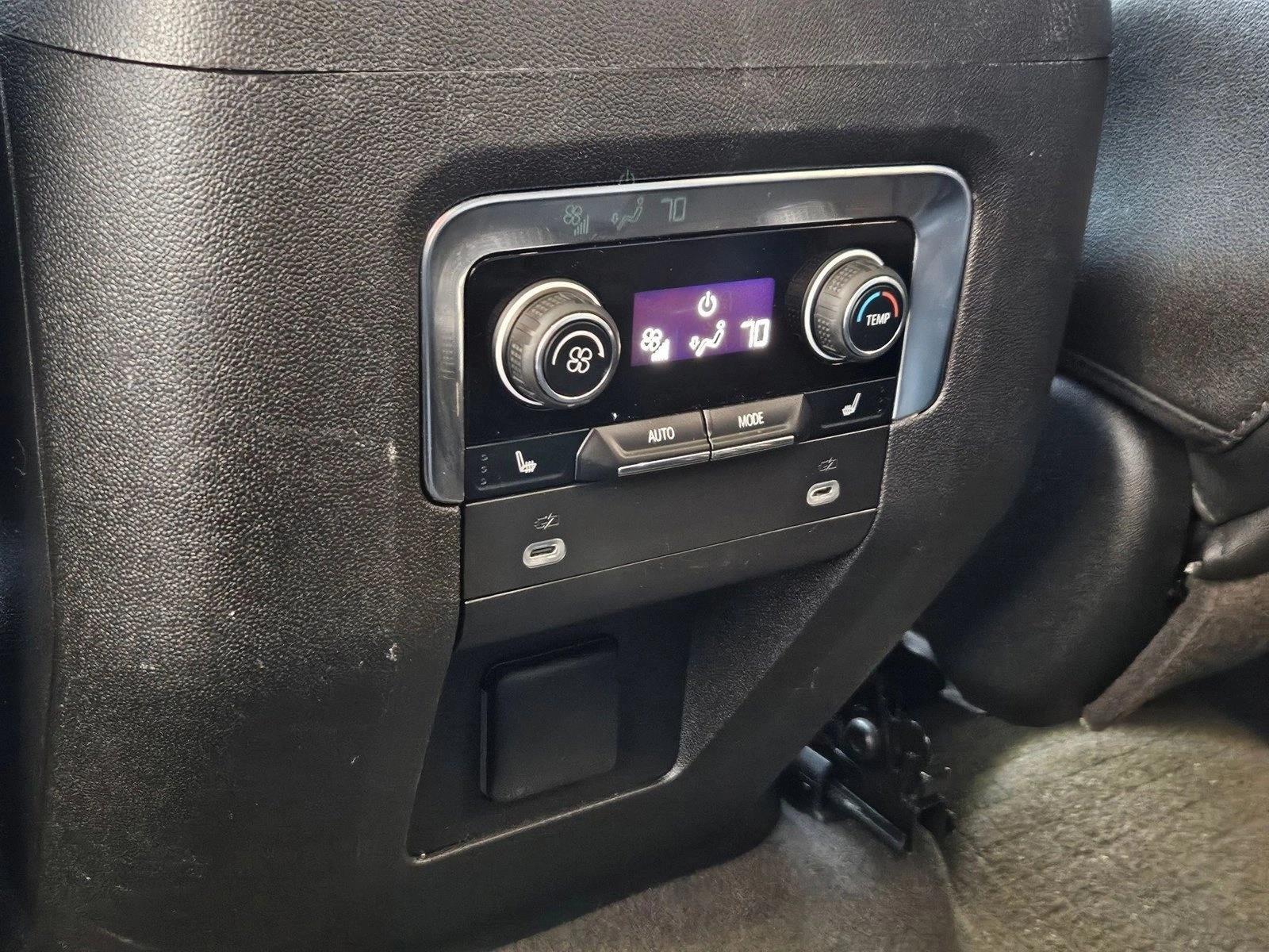 2023 Chevrolet Suburban RST - Photo 18