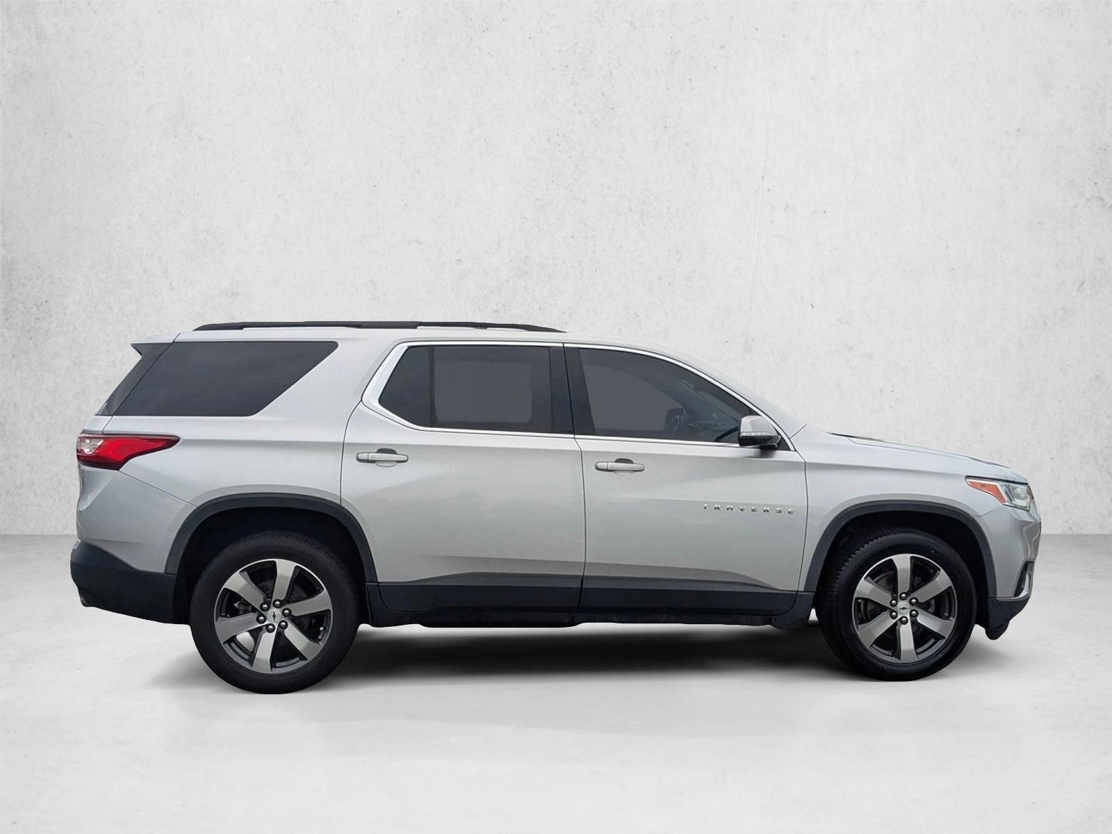 2019 Chevrolet Traverse Leather photo 3