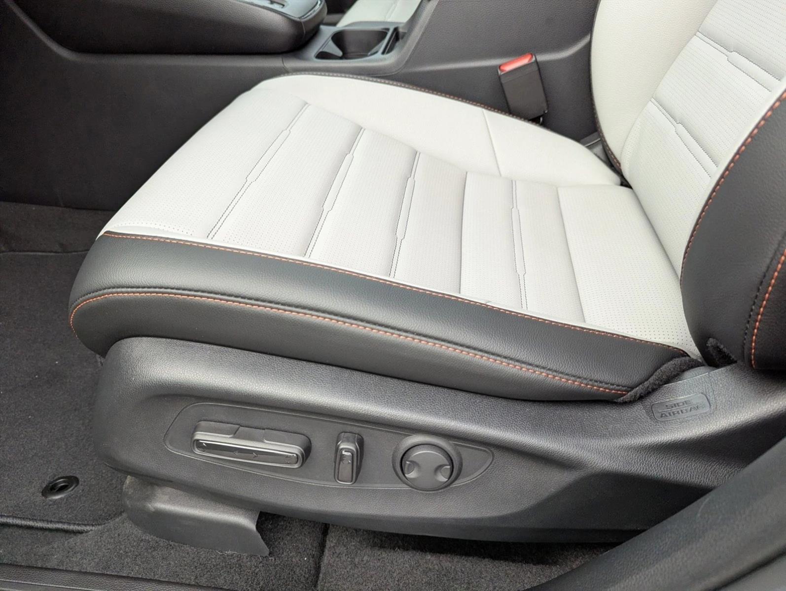 2026 Honda CR-V Hybrid Sport Touring photo 3