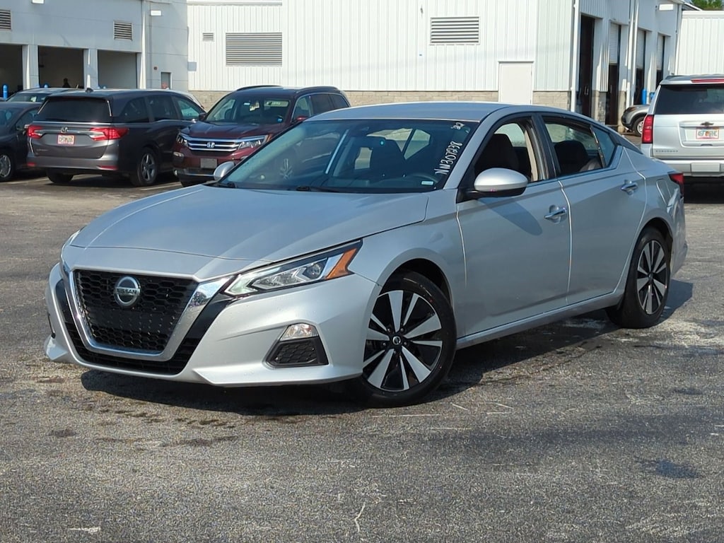 Used 2022 Nissan Altima 2.5 SV Sedan