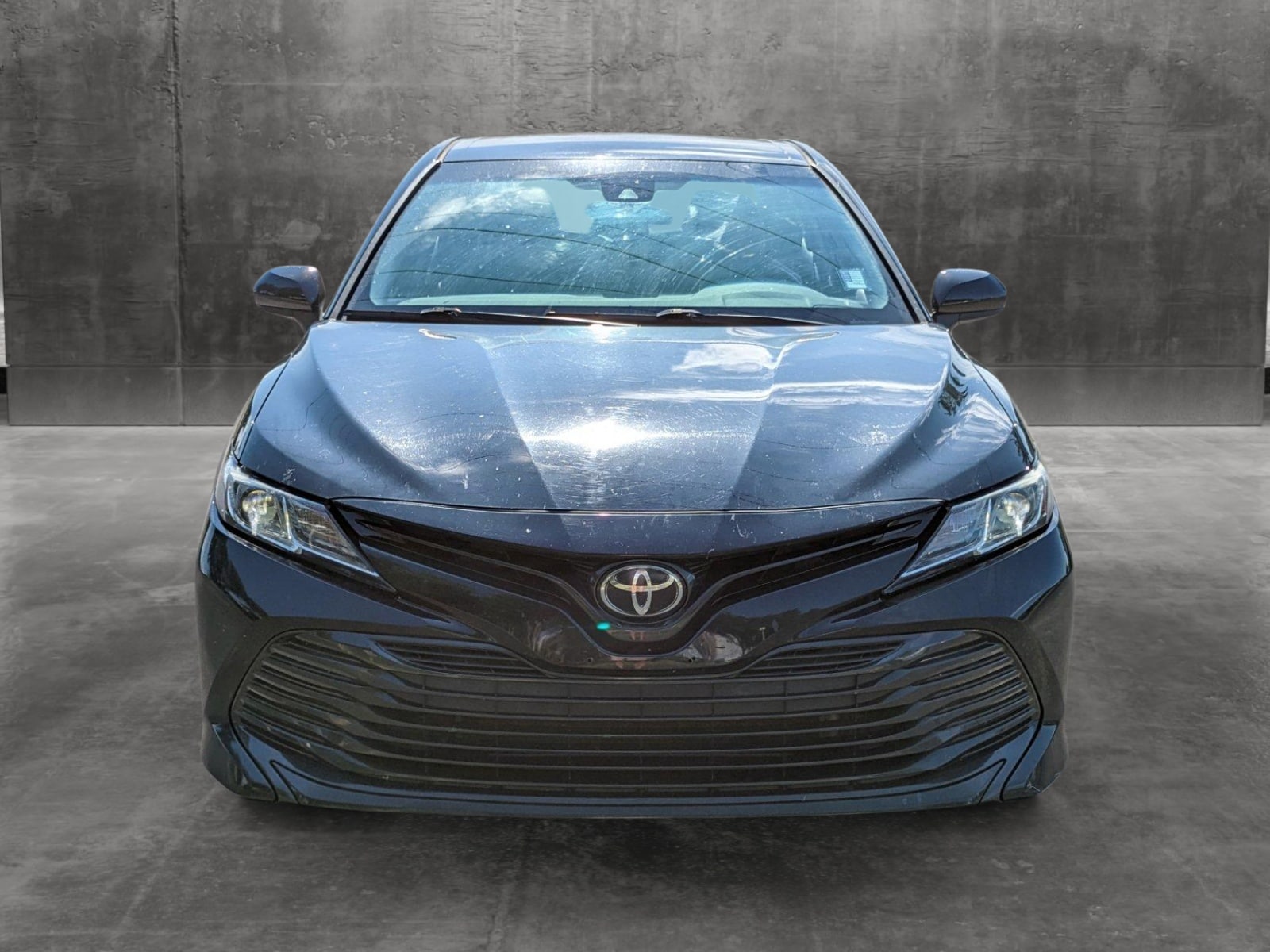 Used 2018 Toyota Camry LE with VIN 4T1B11HK4JU068034 for sale in Sanford, FL