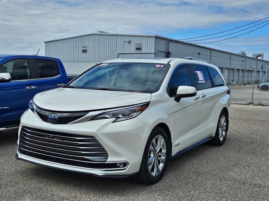 Used 2021 Toyota Sienna Platinum 7 Passenger Van