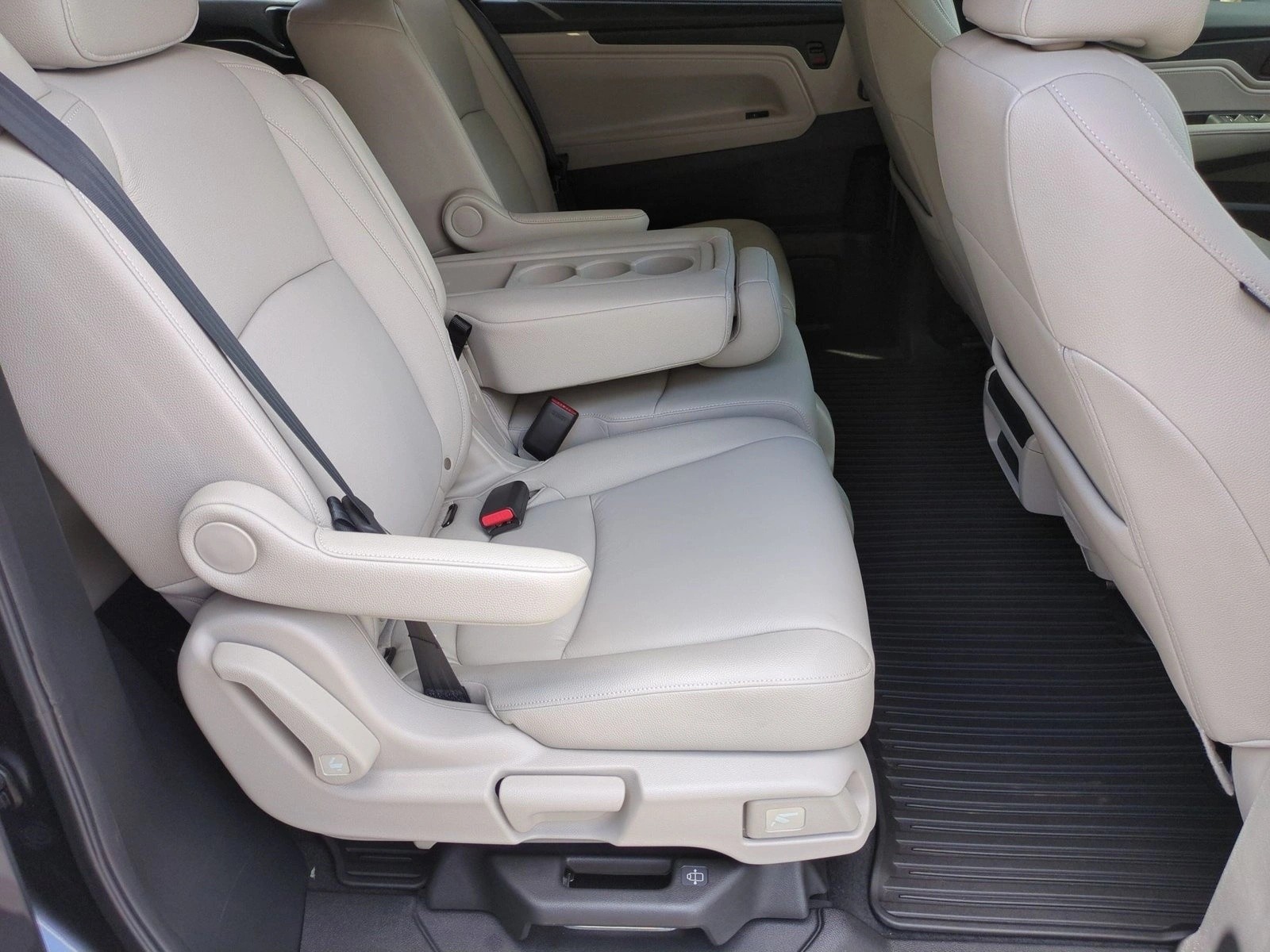 2026 Honda Odyssey EX-L - Photo 21