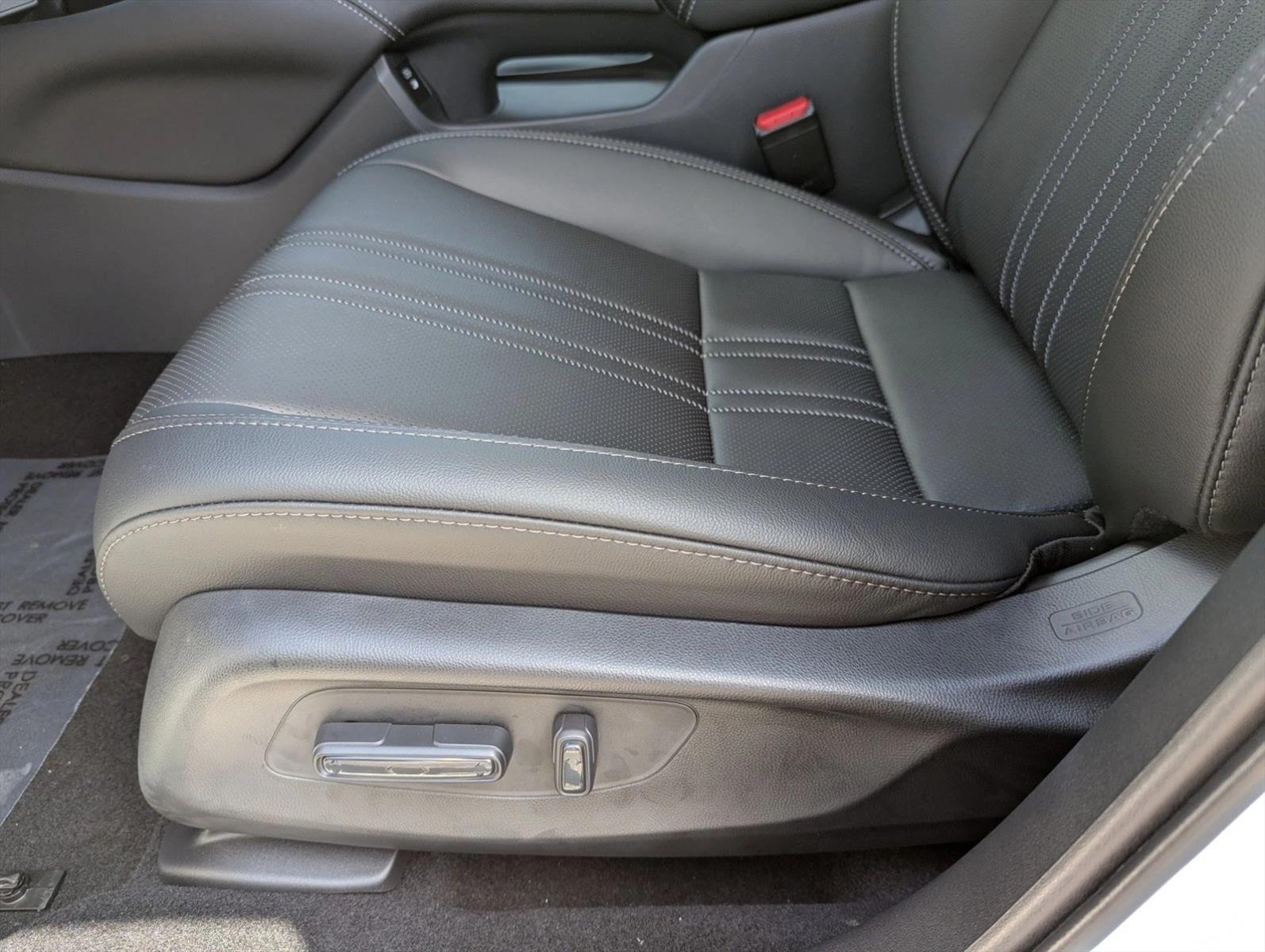 2026 Honda HR-V EX-L photo 4
