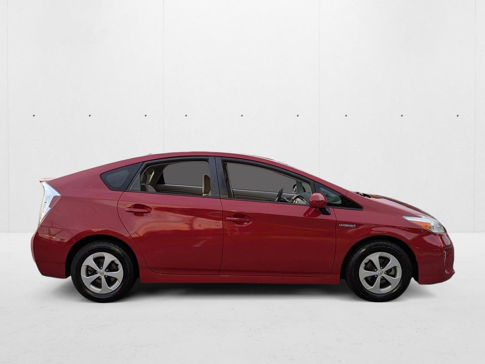 2013 Toyota Prius Two photo 4