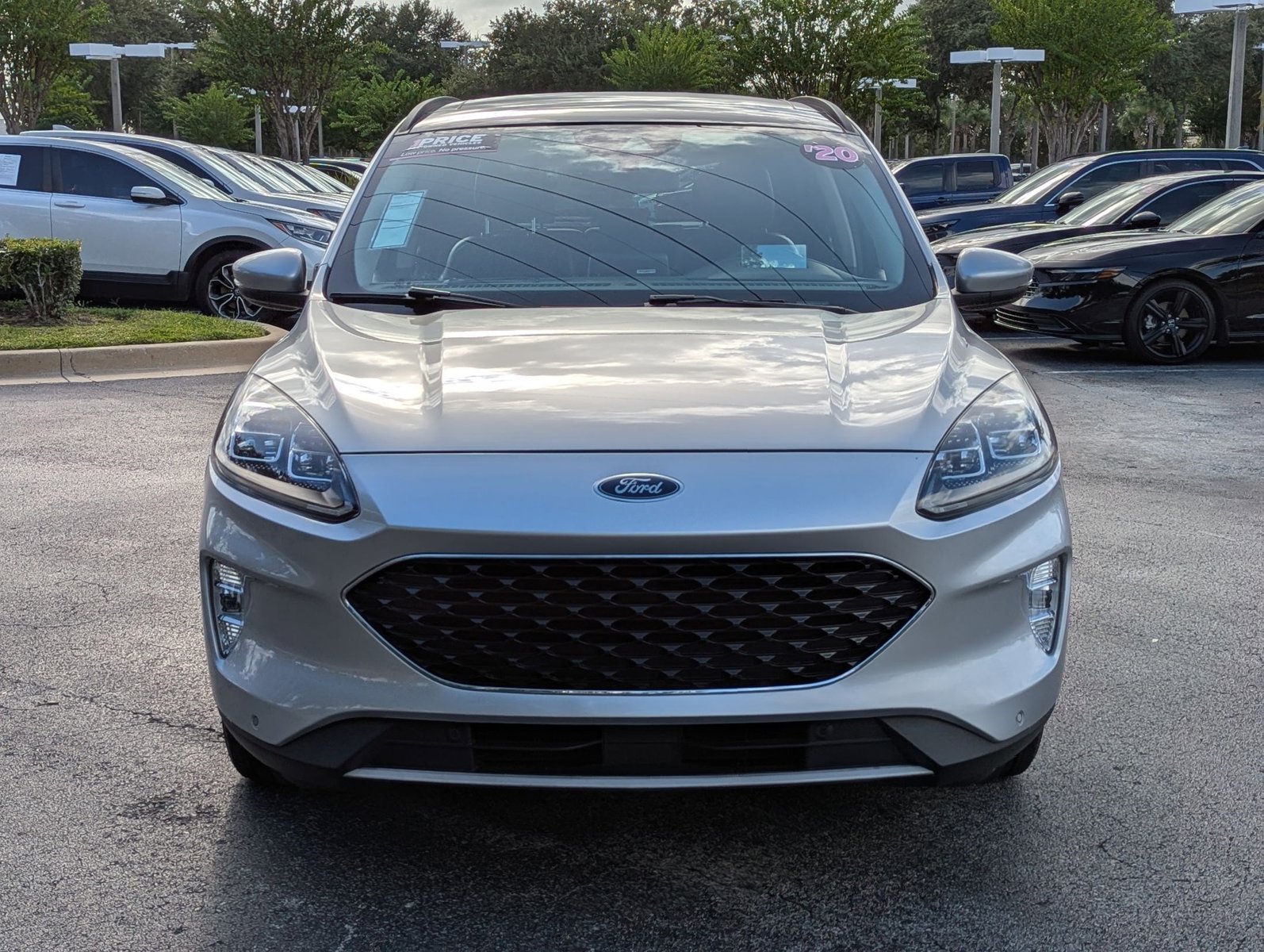 2020 Ford Escape Titanium Hybrid photo 2
