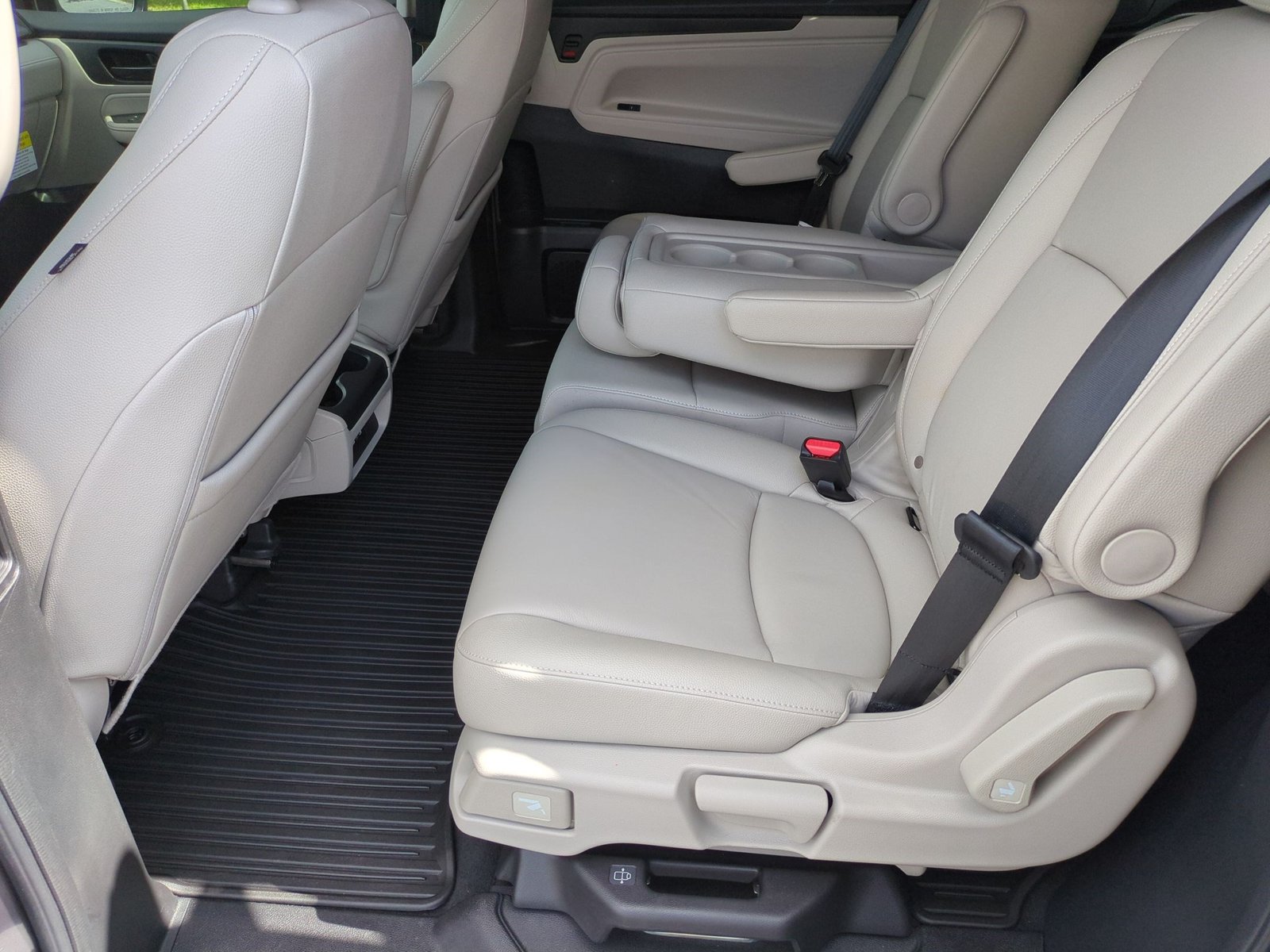 2026 Honda Odyssey EX-L - Photo 19