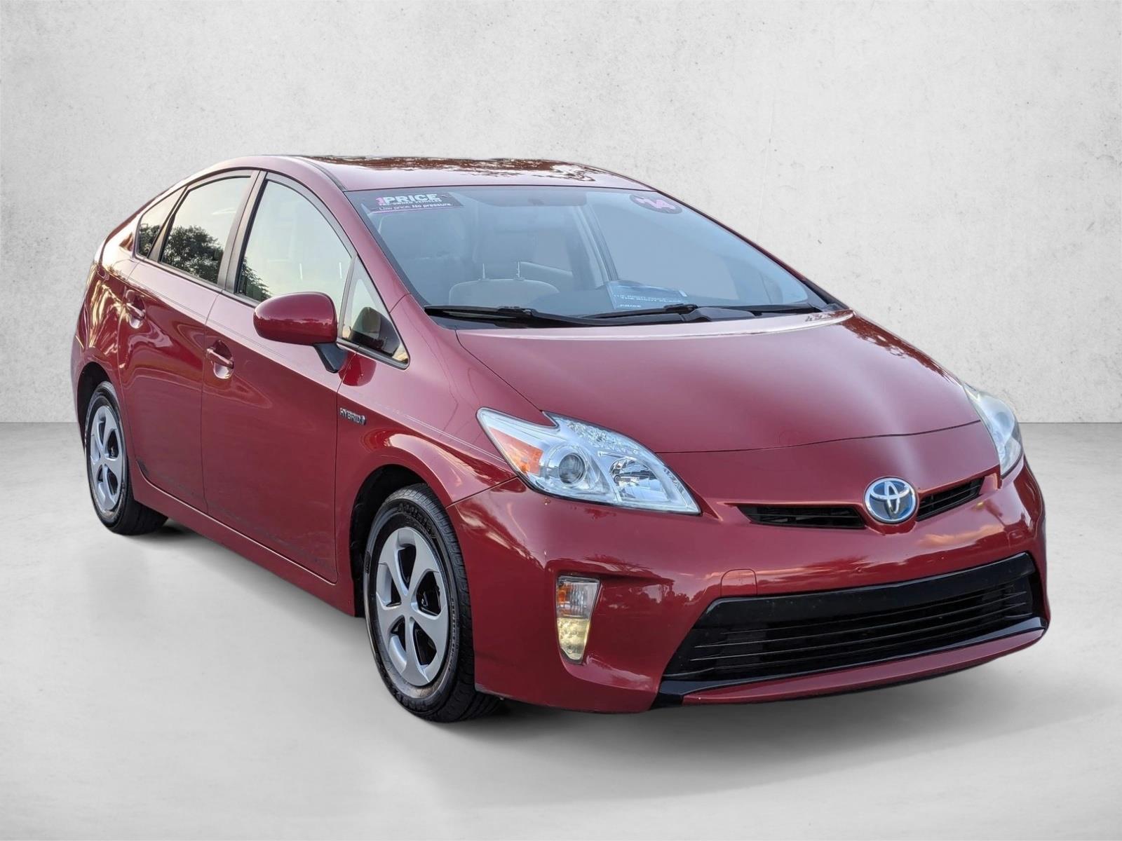 2014 Toyota Prius Two SE photo 3