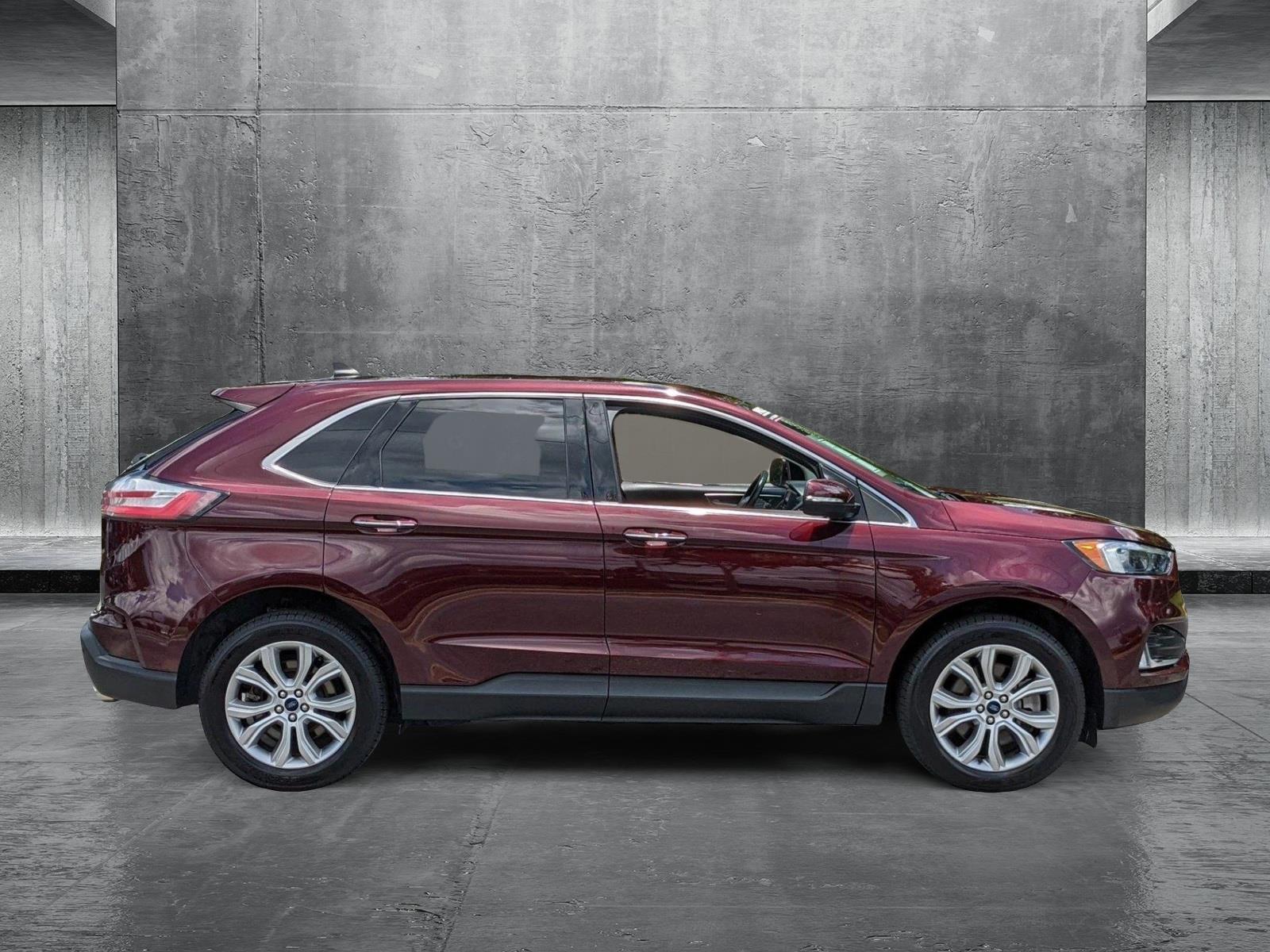 2022 Ford Edge Titanium photo 4