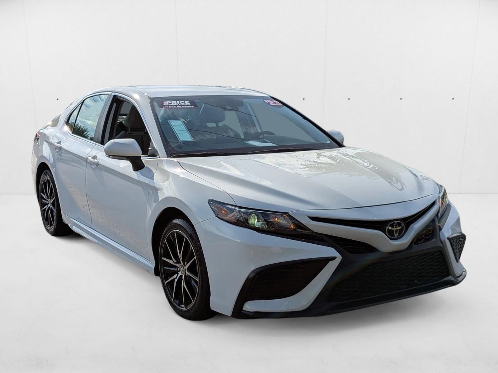 2023 Toyota Camry SE photo 2