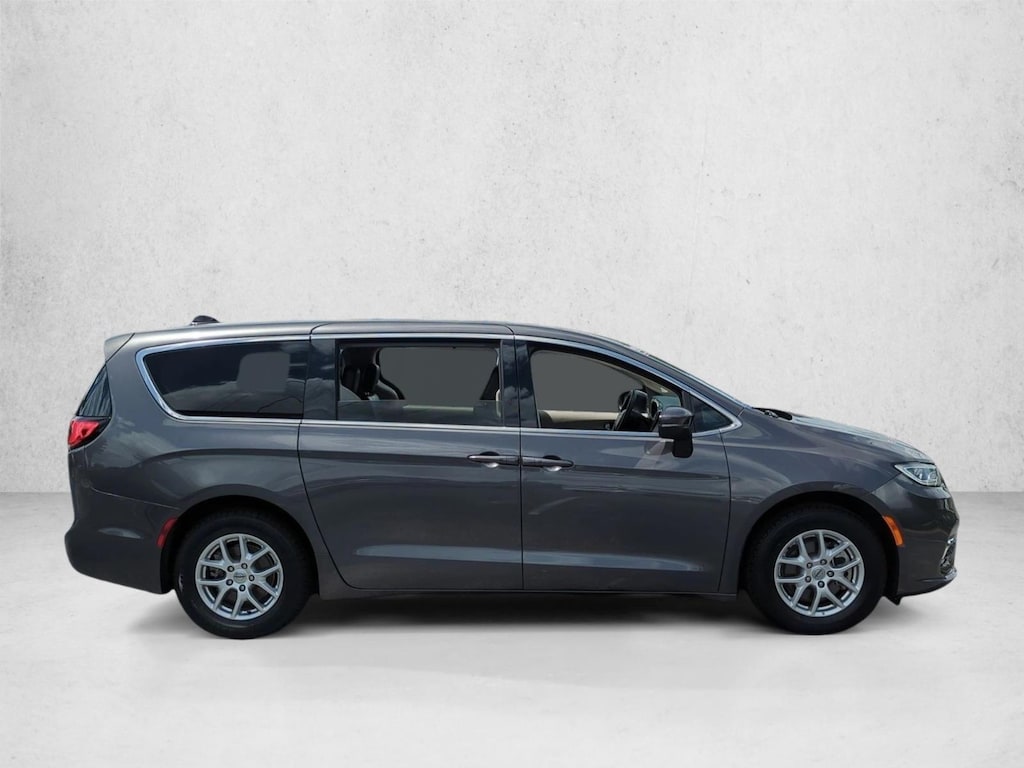Used 2023 Chrysler Pacifica Touring L Van Passenger Van