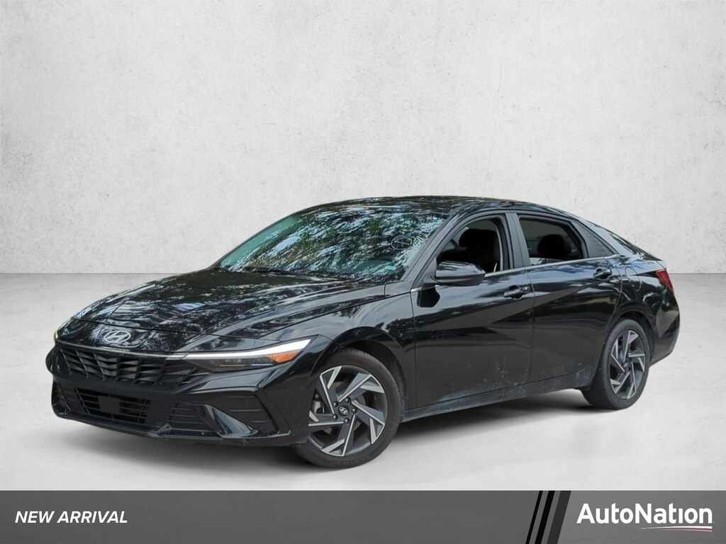 Used 2025 Hyundai Elantra SEL Convenience Sedan