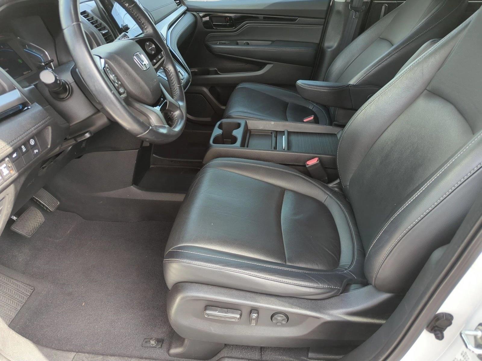 2022 Honda Odyssey Touring - Photo 16
