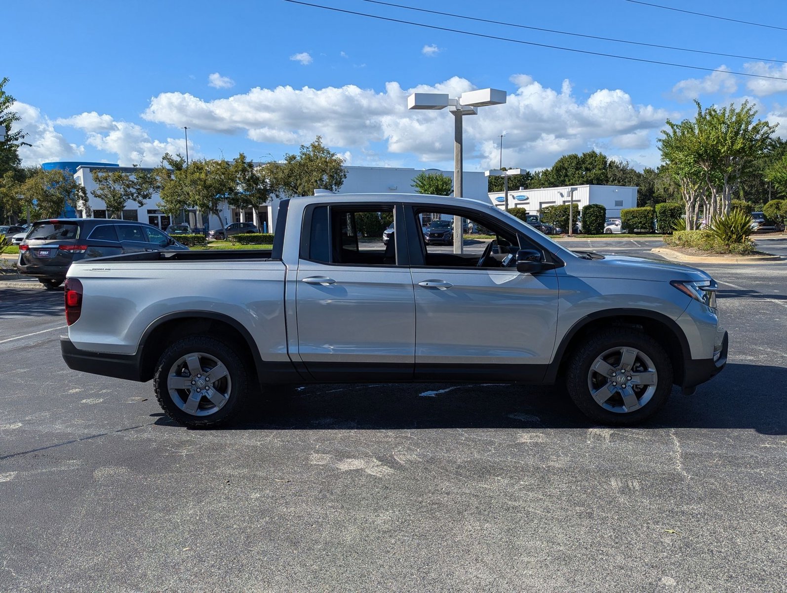 2025 Honda Ridgeline TrailSport photo 4