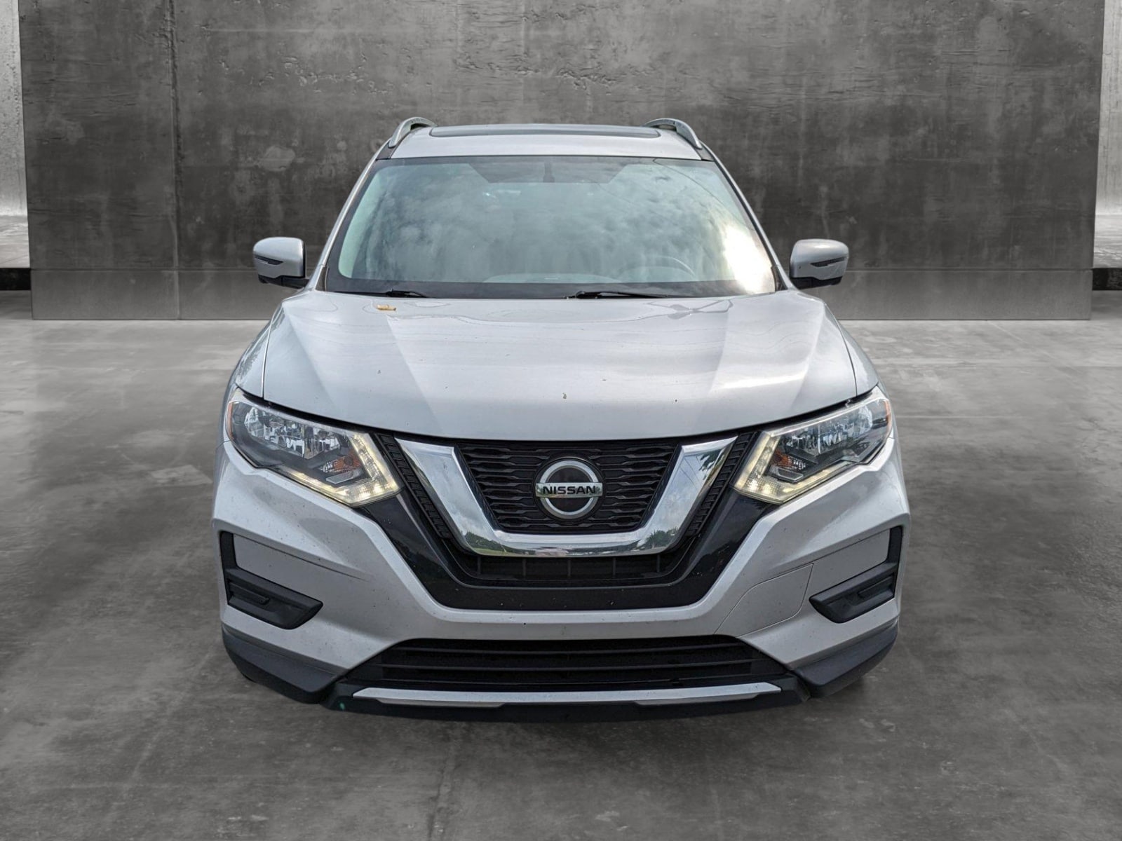 Used 2018 Nissan Rogue SV with VIN 5N1AT2MT5JC843733 for sale in Sanford, FL