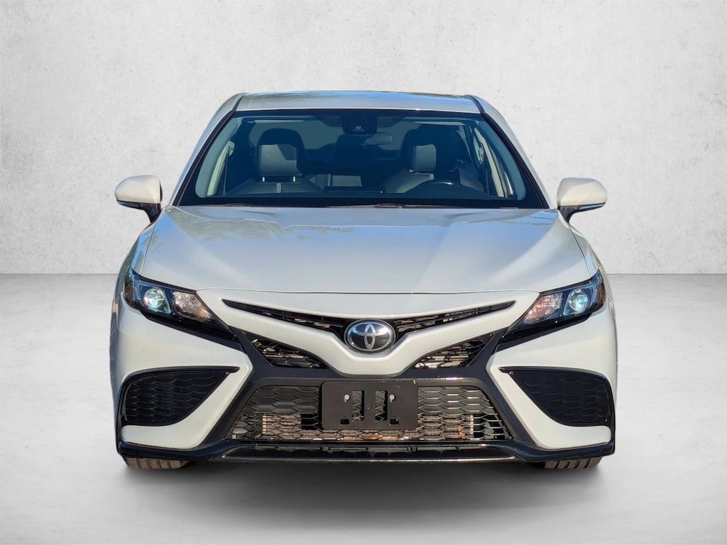 Used 2023 Toyota Camry SE Sedan