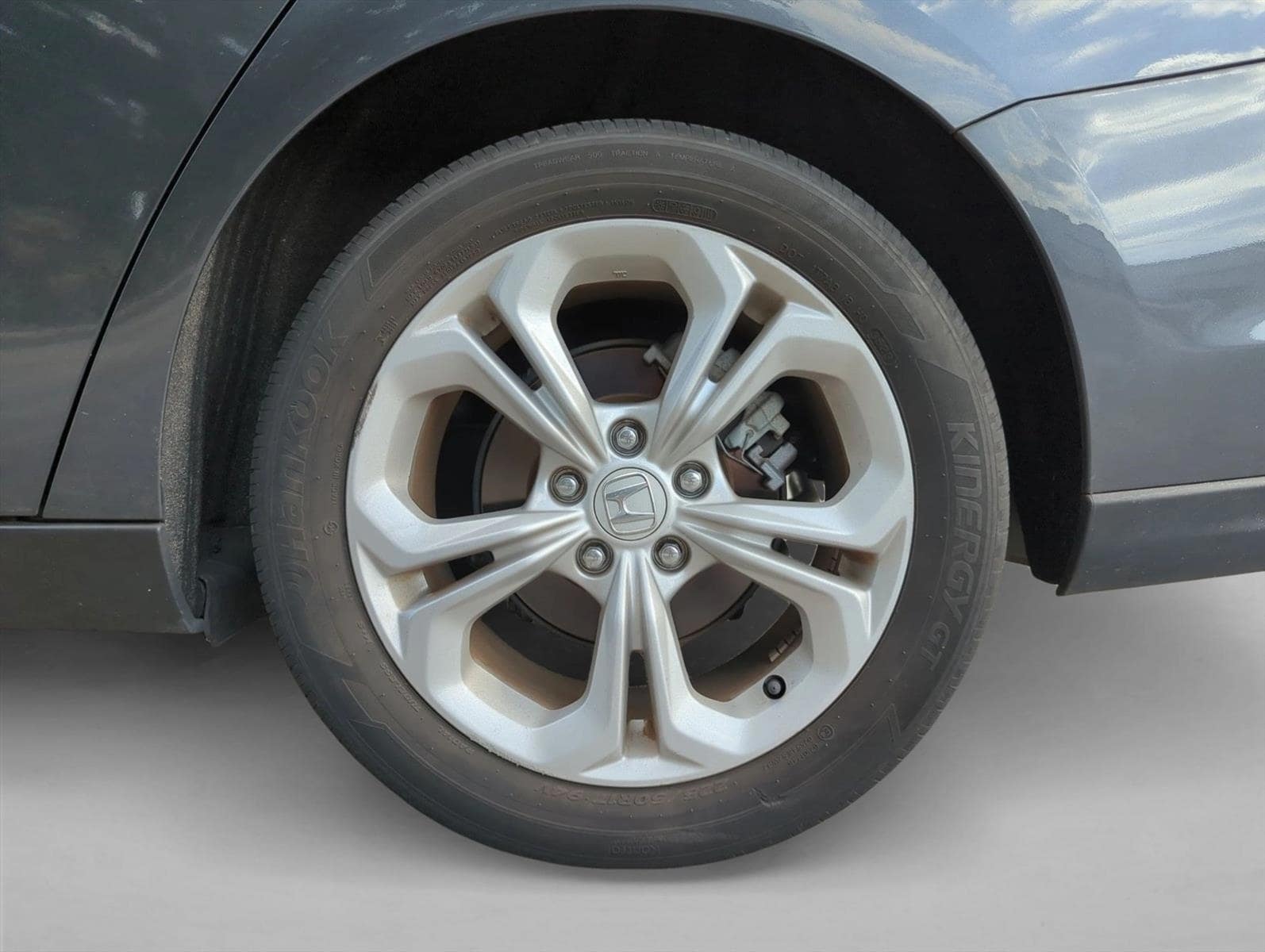 2024 Honda Accord LX - Photo 13