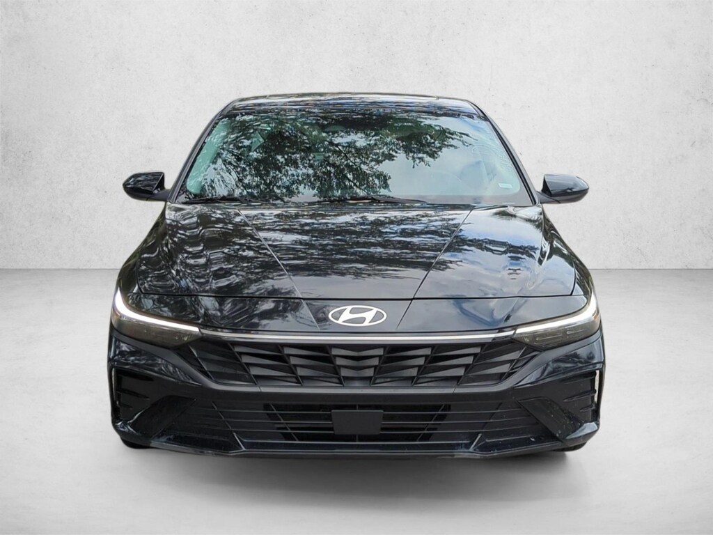 Used 2025 Hyundai Elantra SEL Convenience Sedan