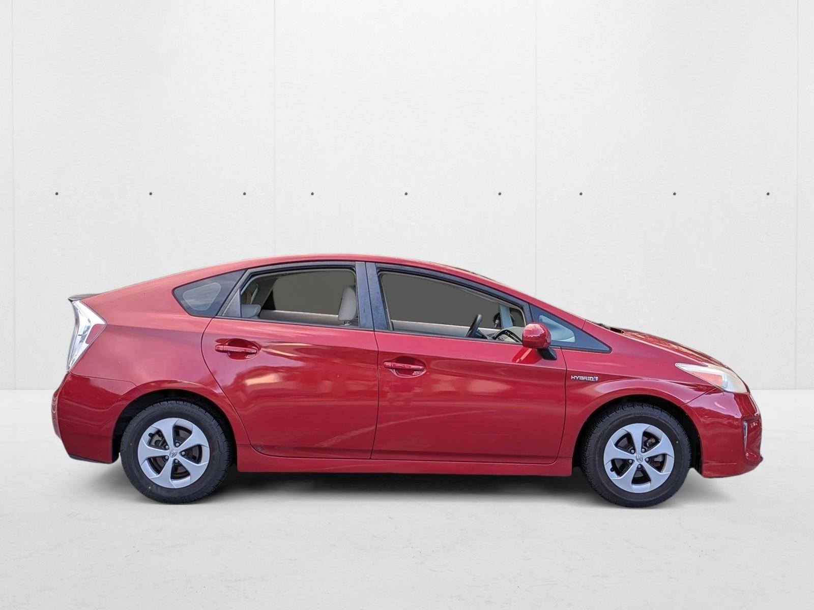 2013 Toyota Prius Two photo 4