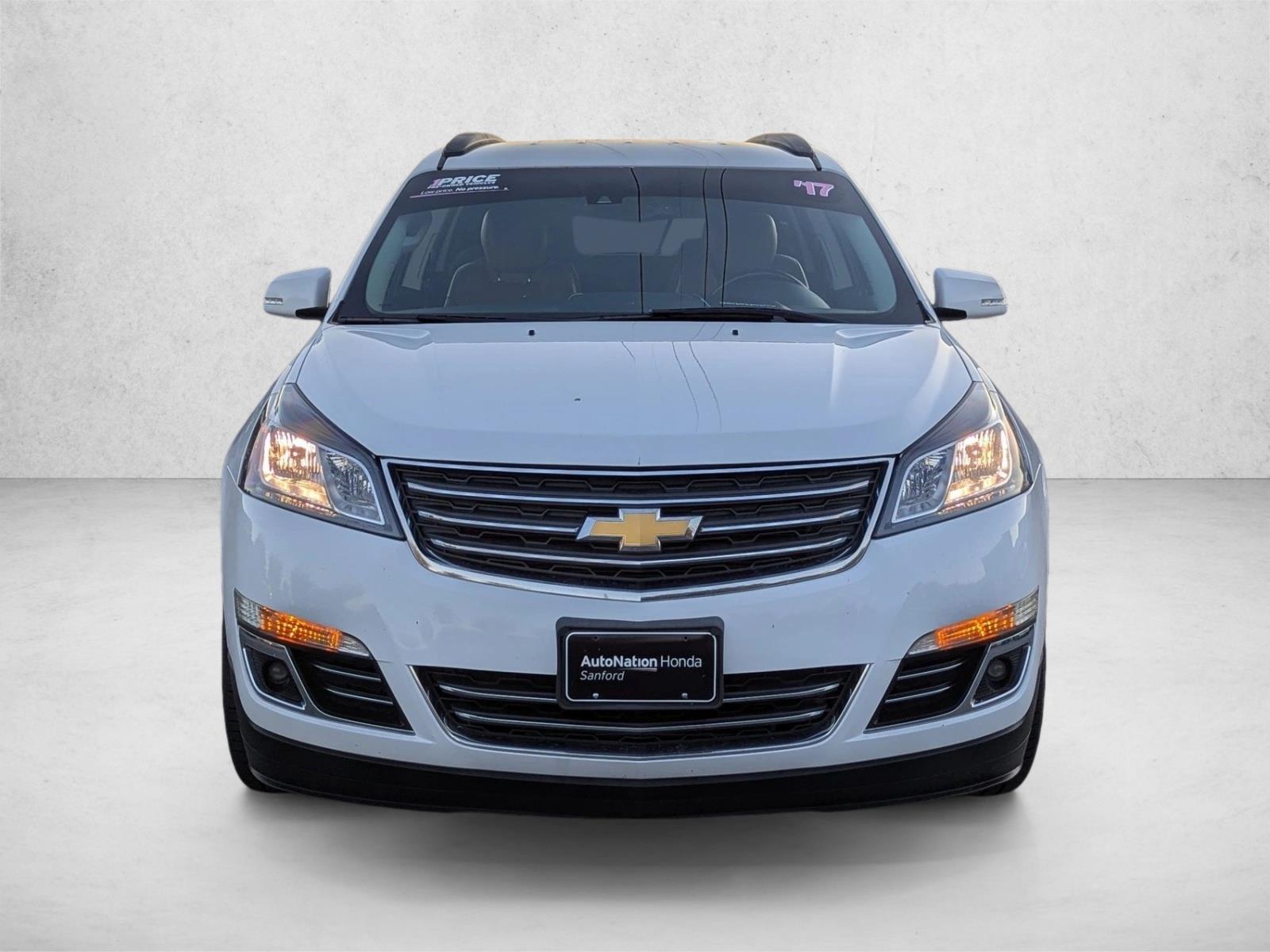 2017 Chevrolet Traverse Premier photo 2