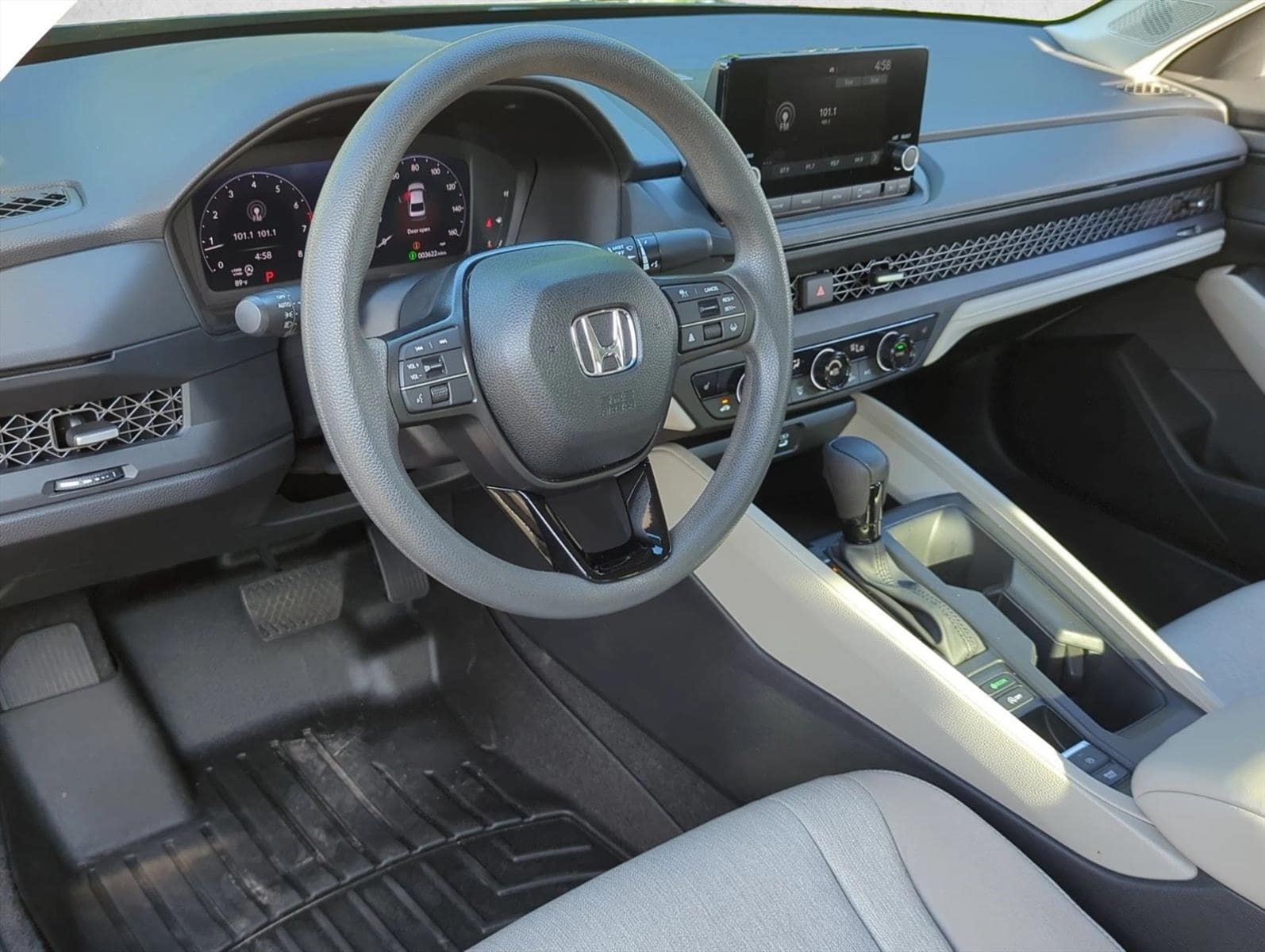 2025 Honda Accord SE - Photo 11