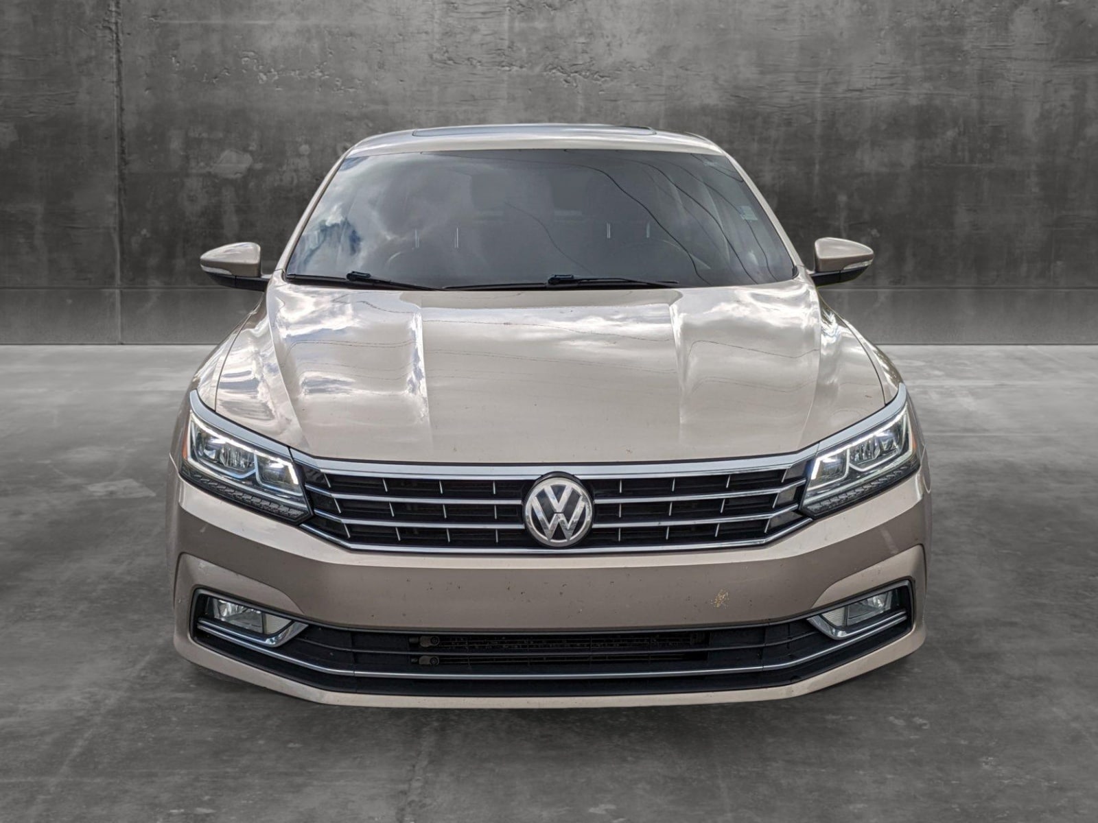 Used 2016 Volkswagen Passat SE with VIN 1VWBS7A35GC016267 for sale in Sanford, FL