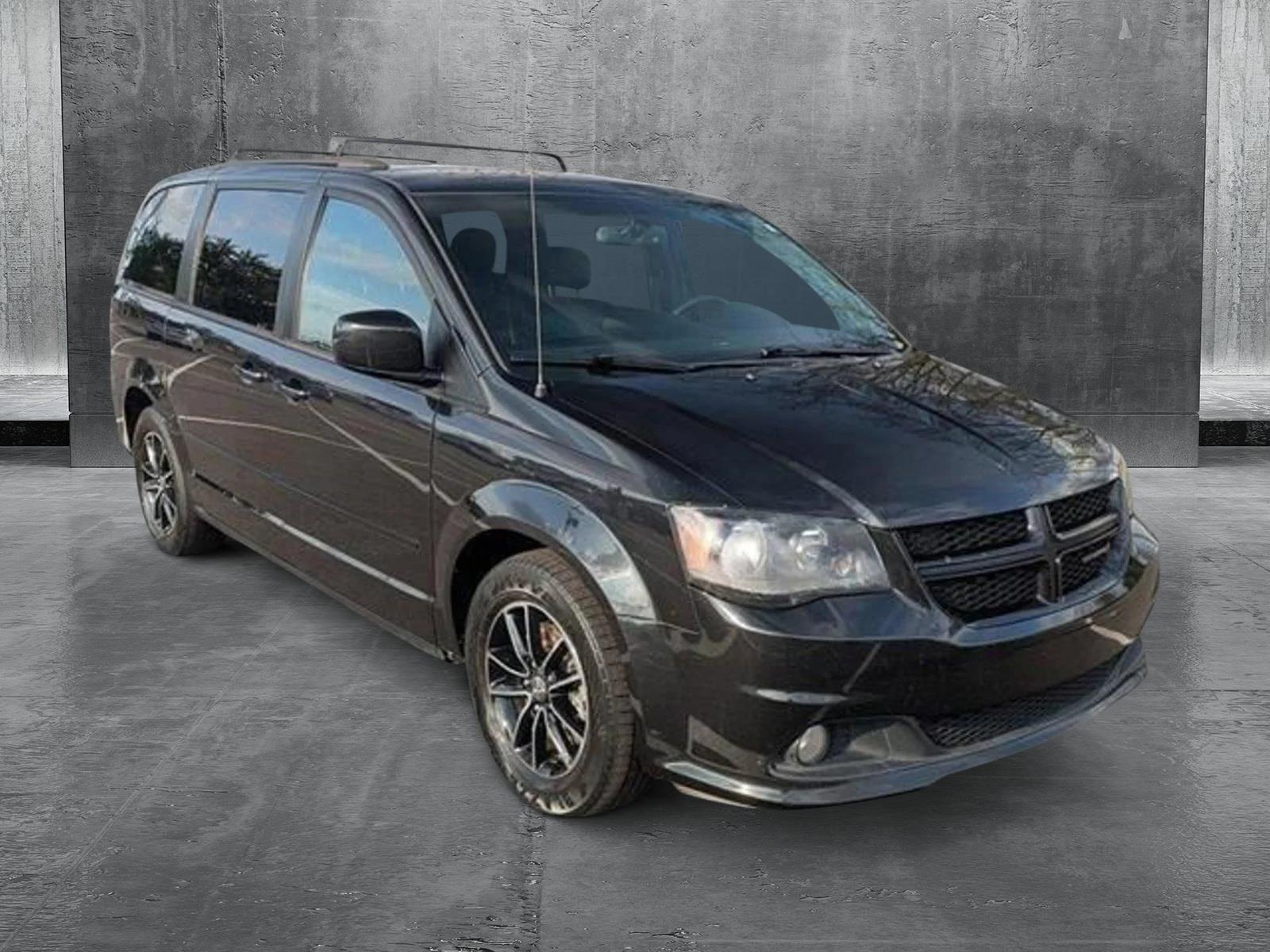 2017 Dodge Grand Caravan GT photo 3