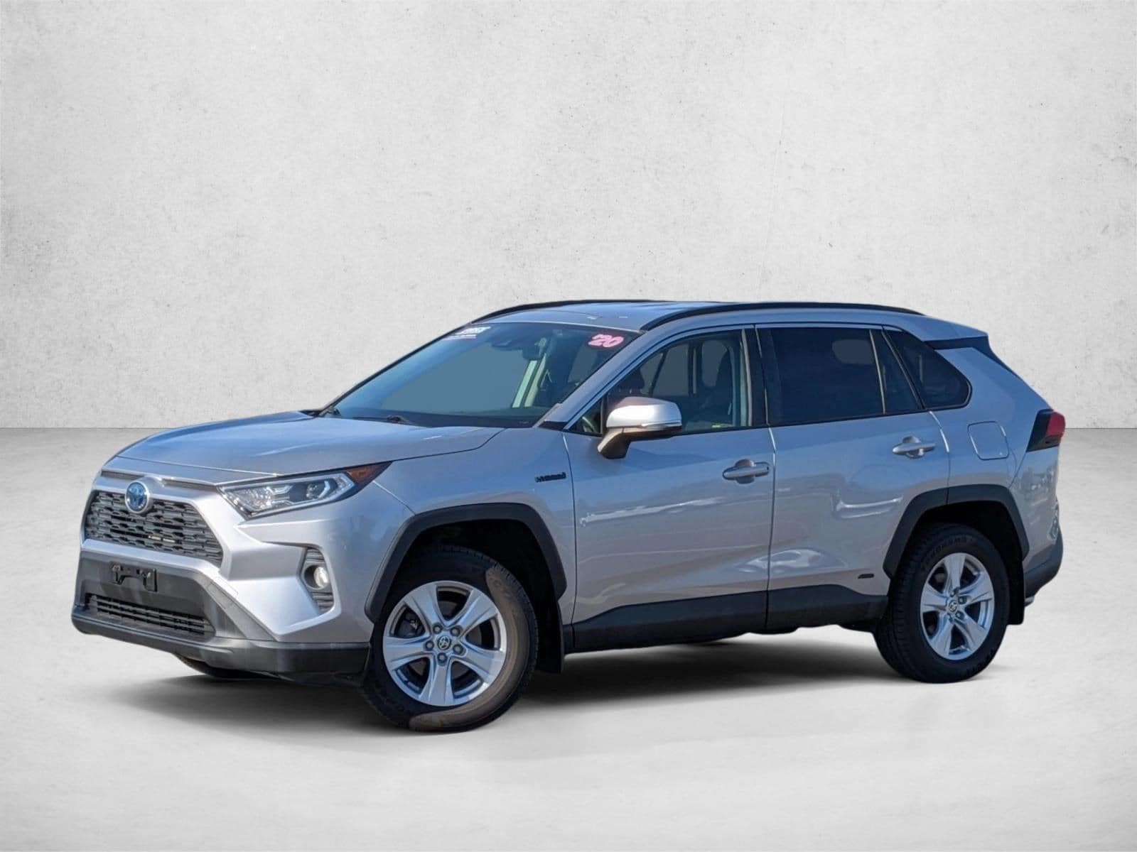 2020 Toyota RAV4 XLE's photo