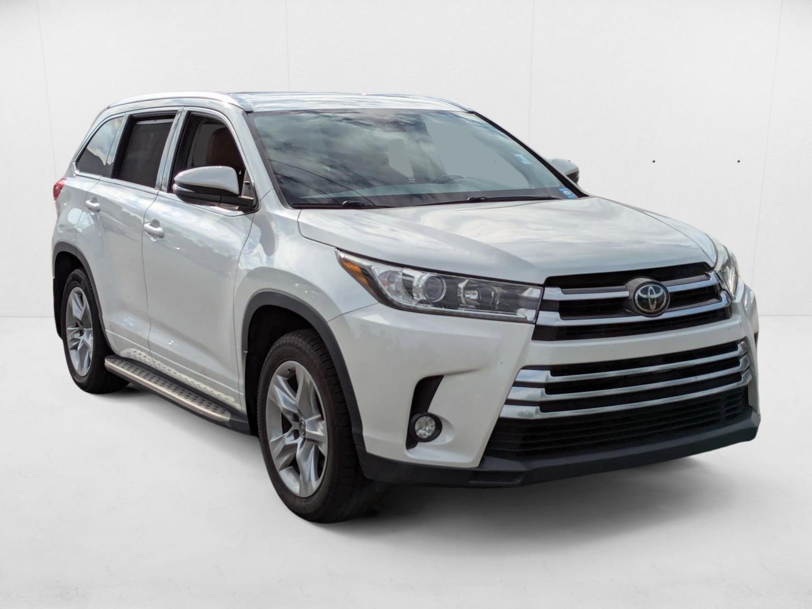 2017 Toyota Highlander Limited photo 3