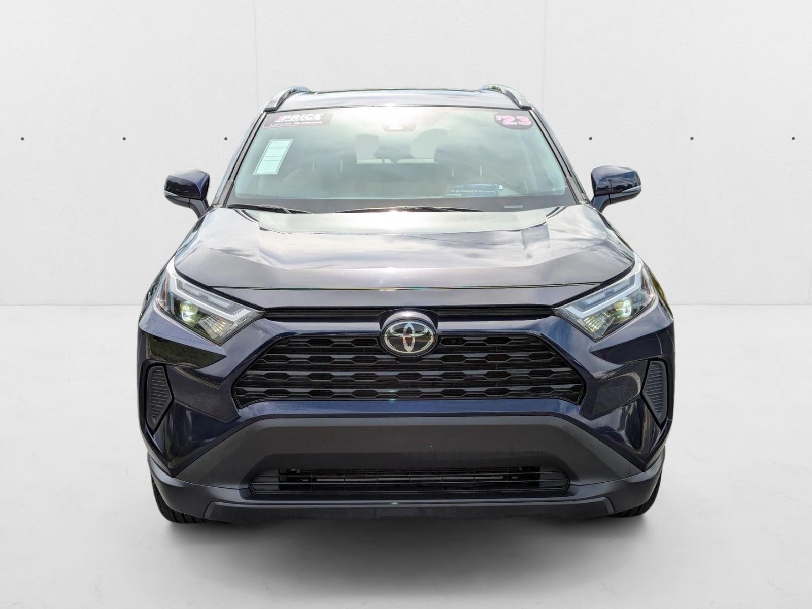 2023 Toyota RAV4 XLE photo 2