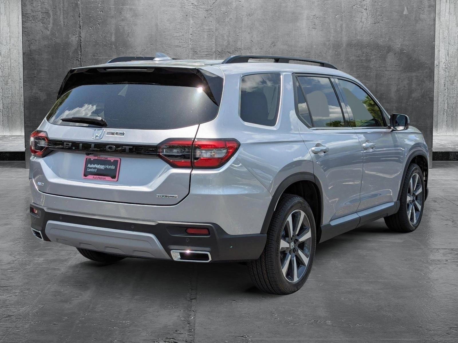 2025 Honda Pilot Touring photo 2