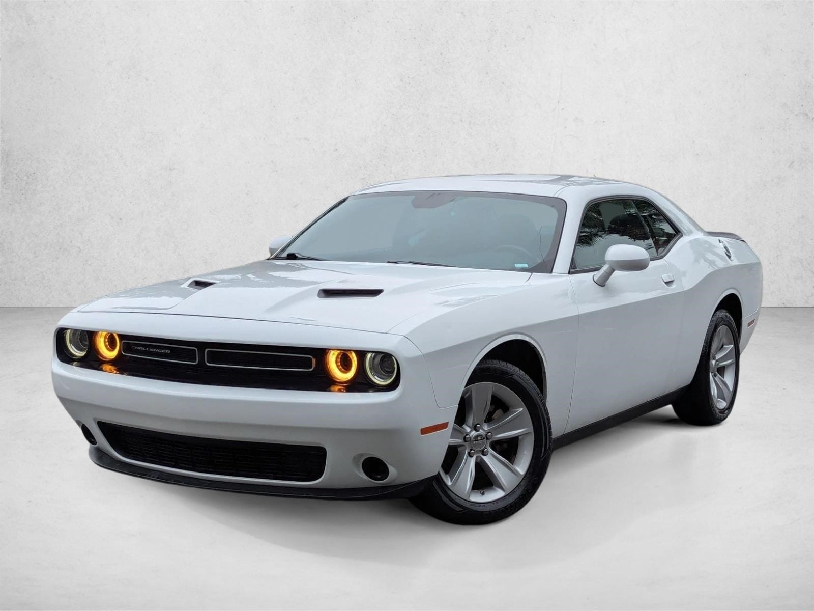 2023 Dodge Challenger SXT's photo