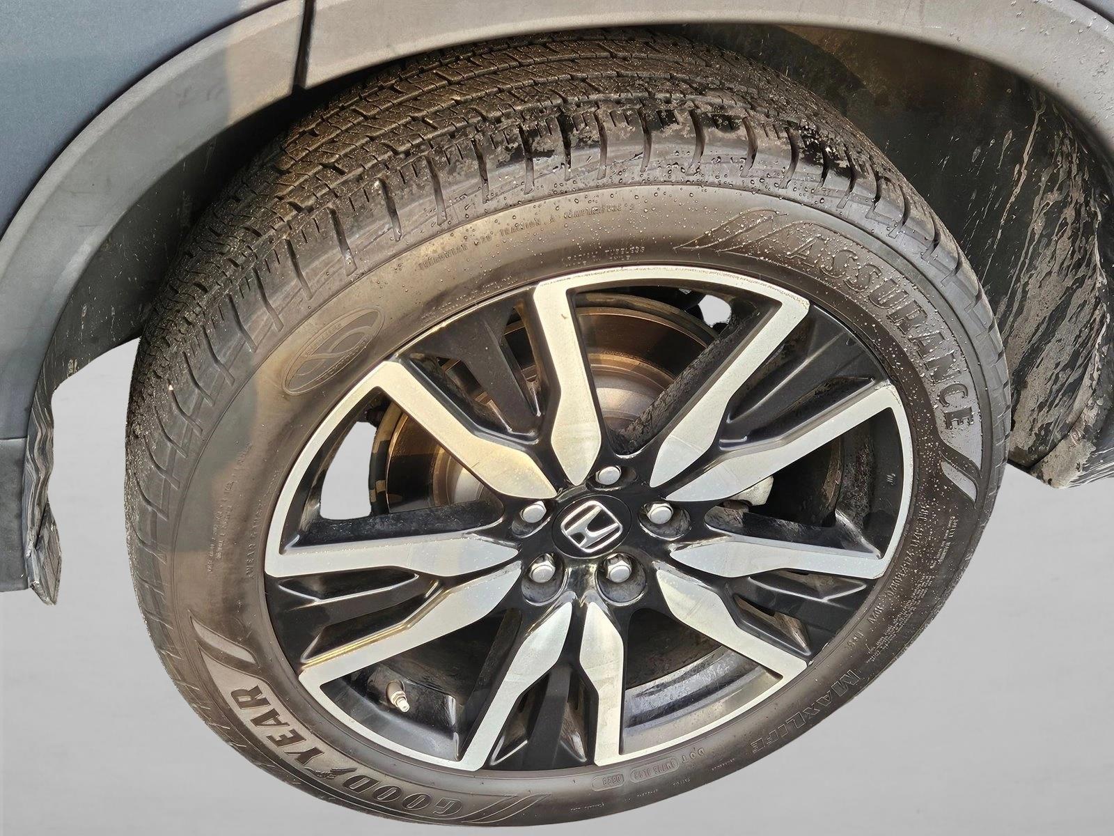 2019 Honda Pilot Touring photo 3