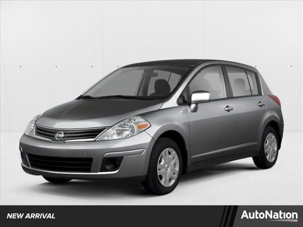 Used 2011 Nissan Versa 1.8SL Hatchback