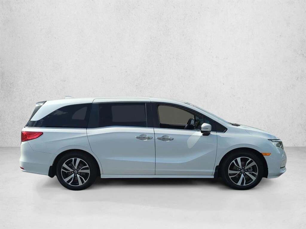 Used 2022 Honda Odyssey Touring Van