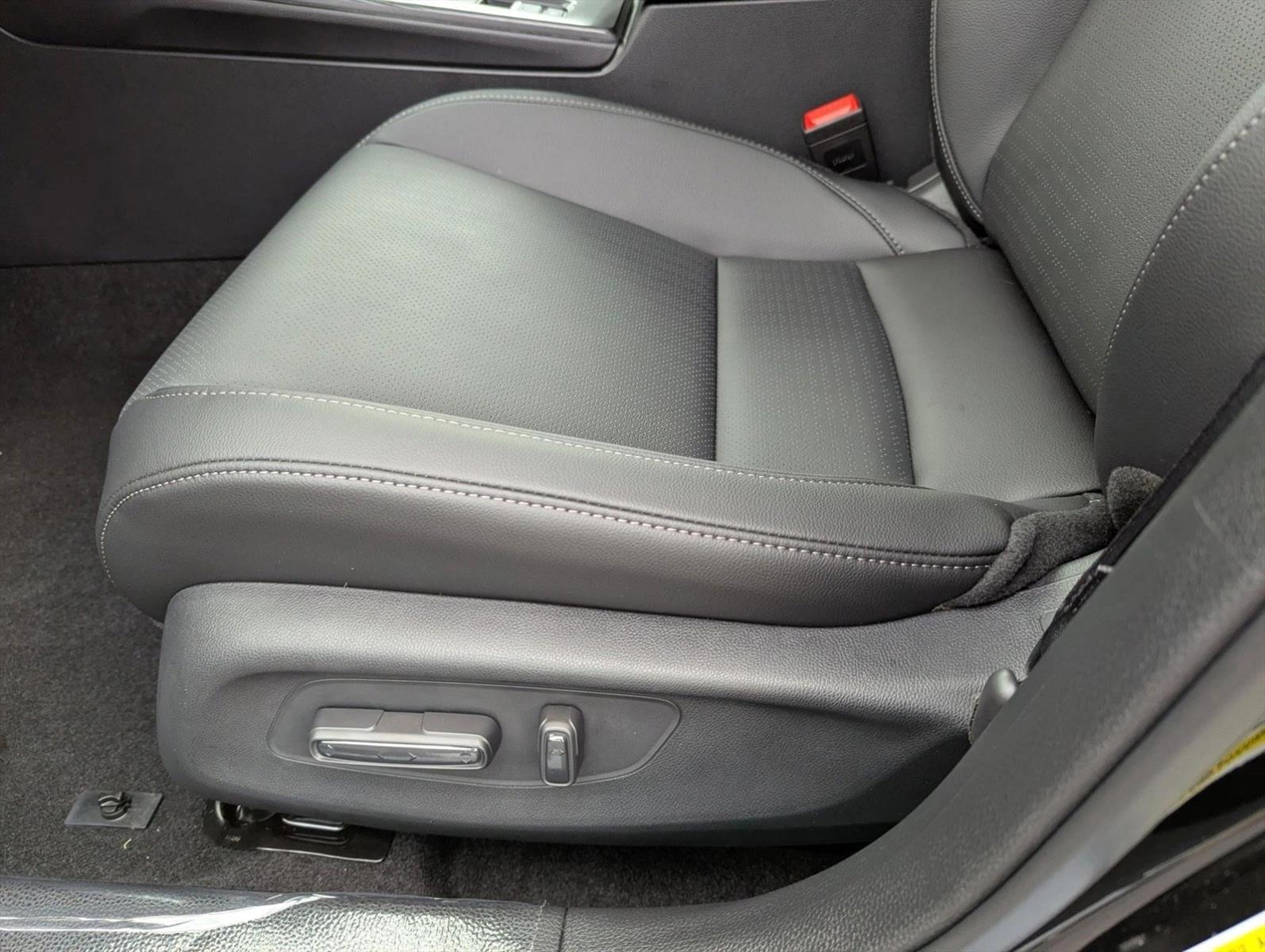 2026 Honda Civic Hybrid Sport Touring photo 4