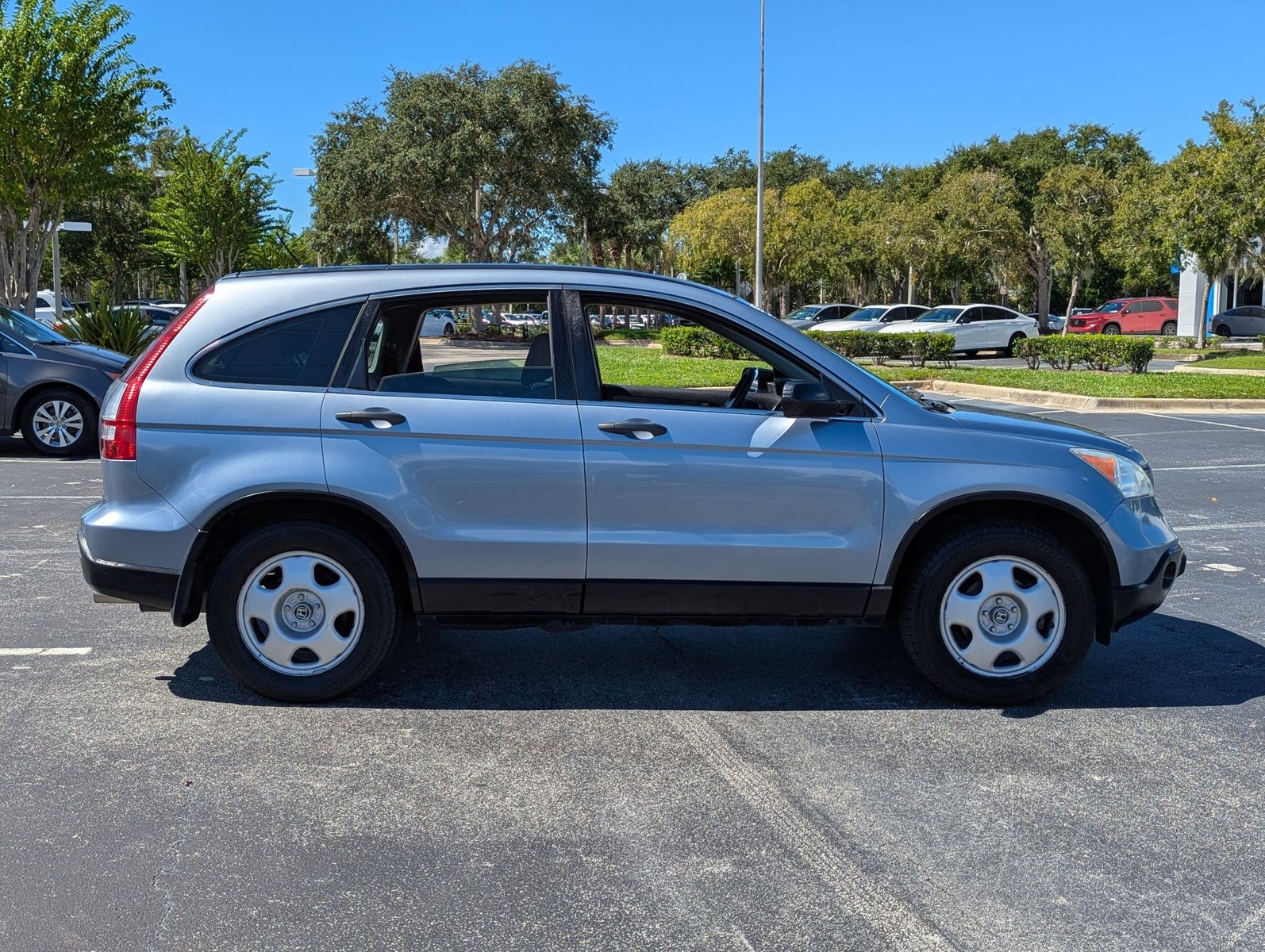 2009 Honda CR-V LX photo 4