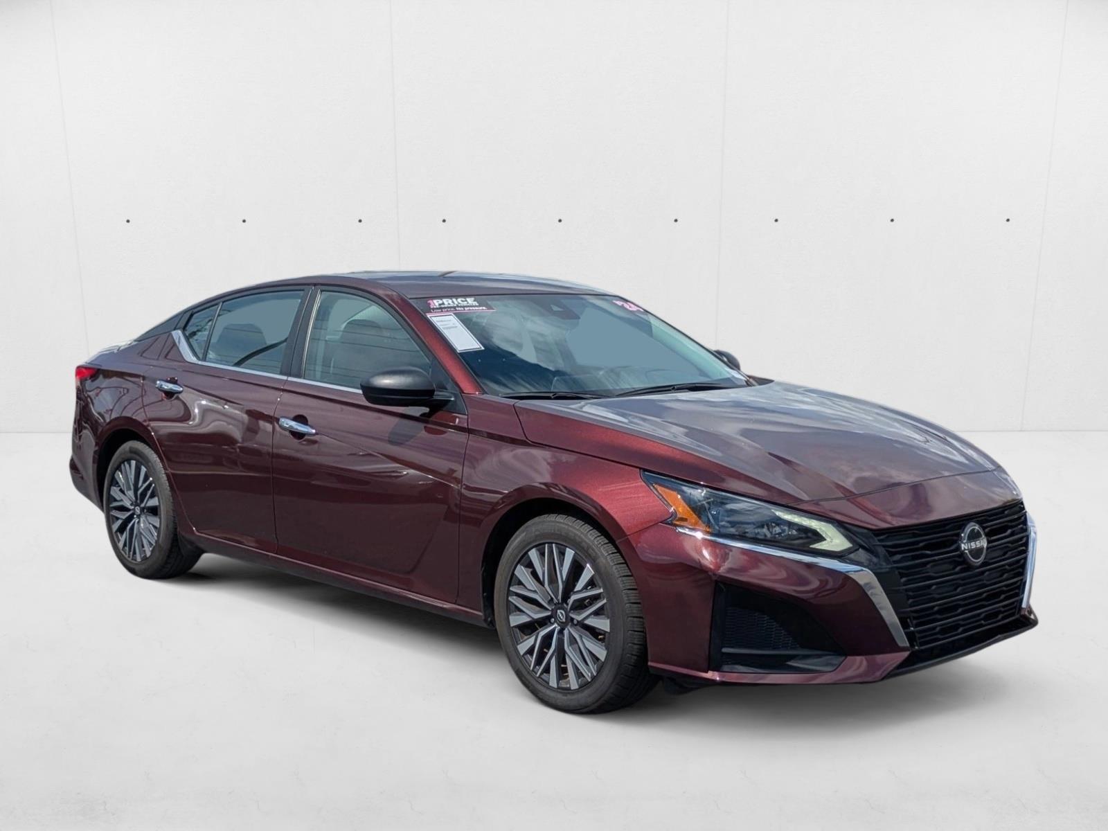 2024 Nissan Altima 2.5 SV photo 2