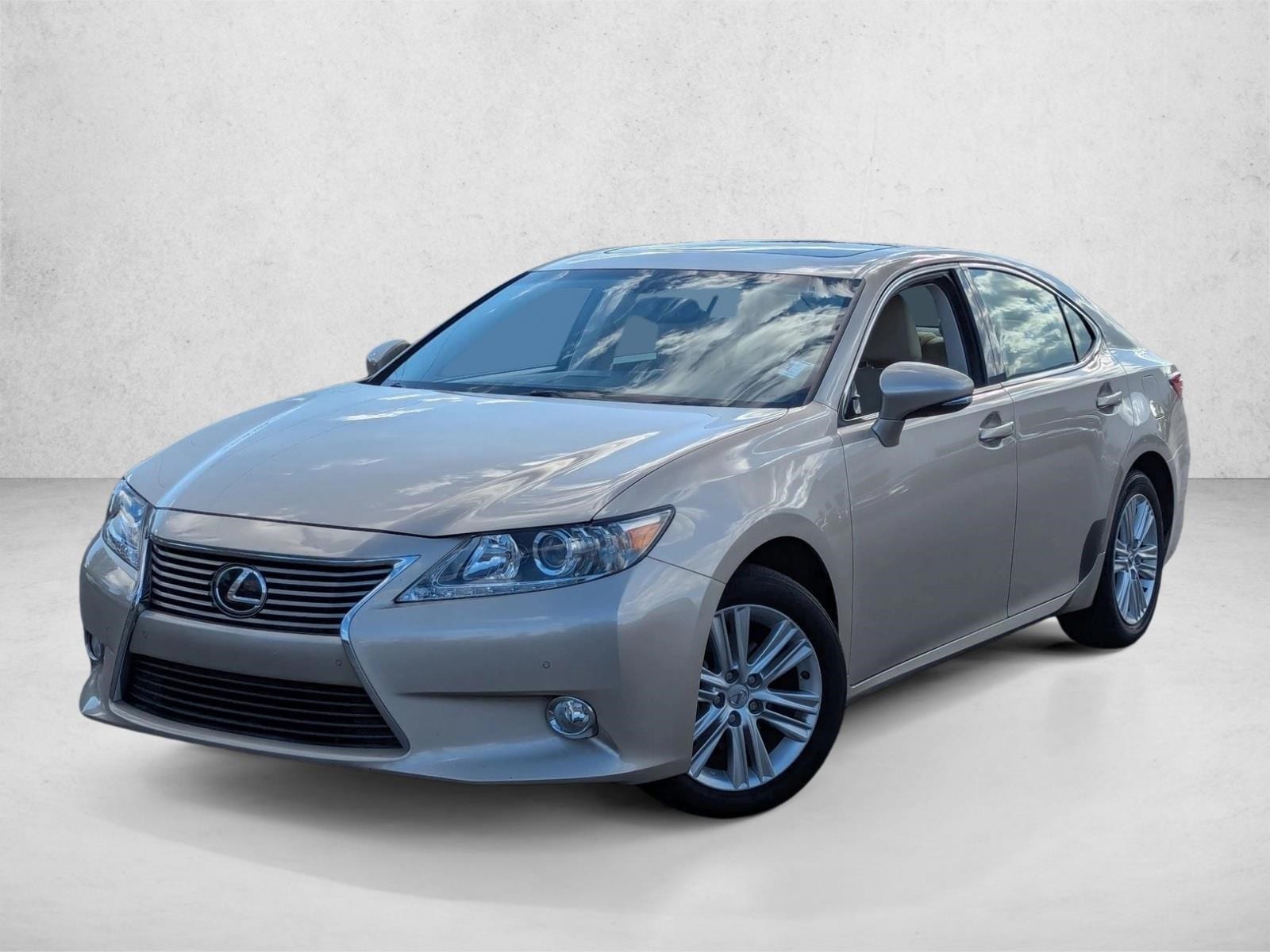 2015 Lexus ES 350's photo