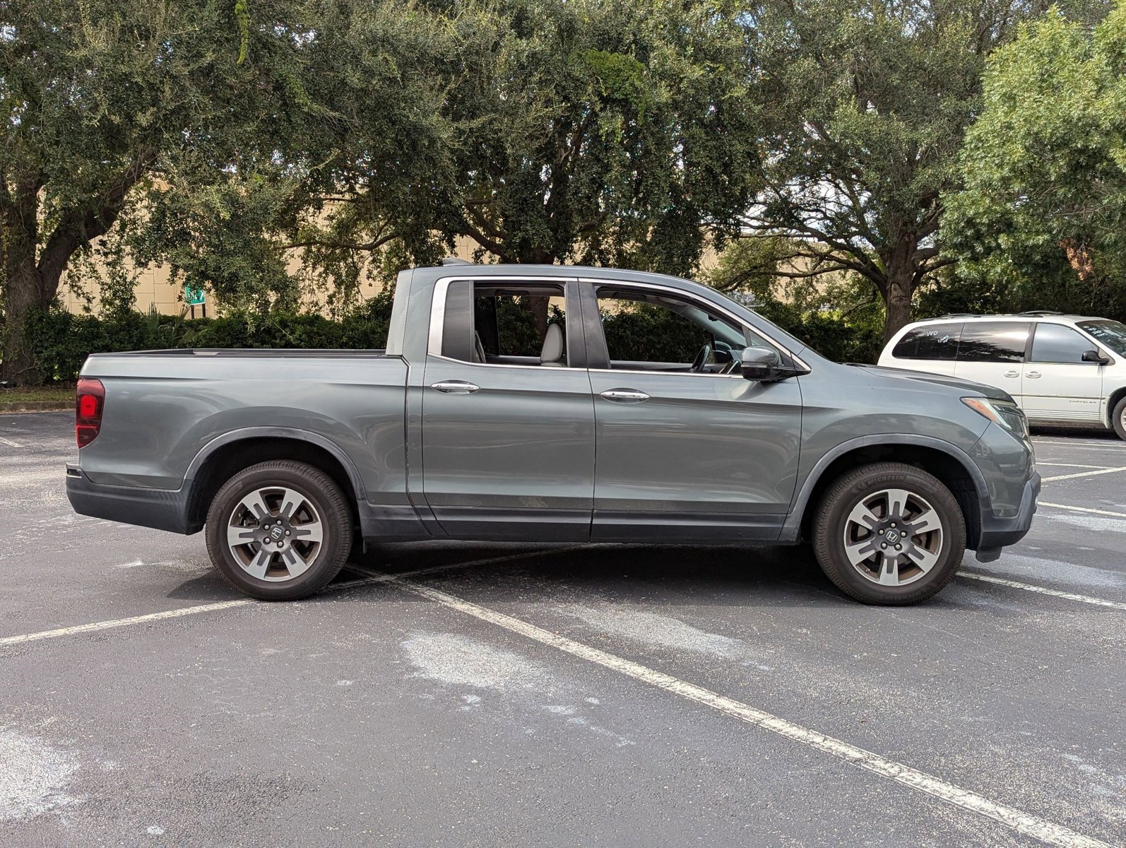 2018 Honda Ridgeline RTL-E photo 2