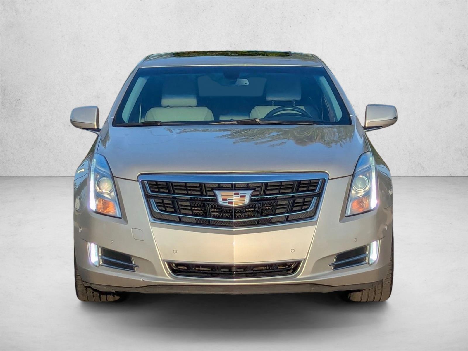2016 Cadillac XTS Luxury photo 2