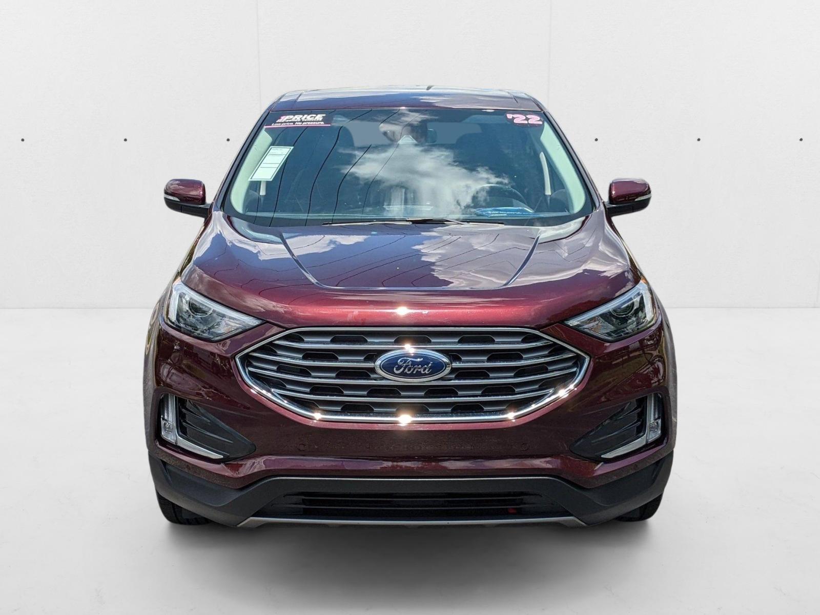 2022 Ford Edge Titanium photo 2