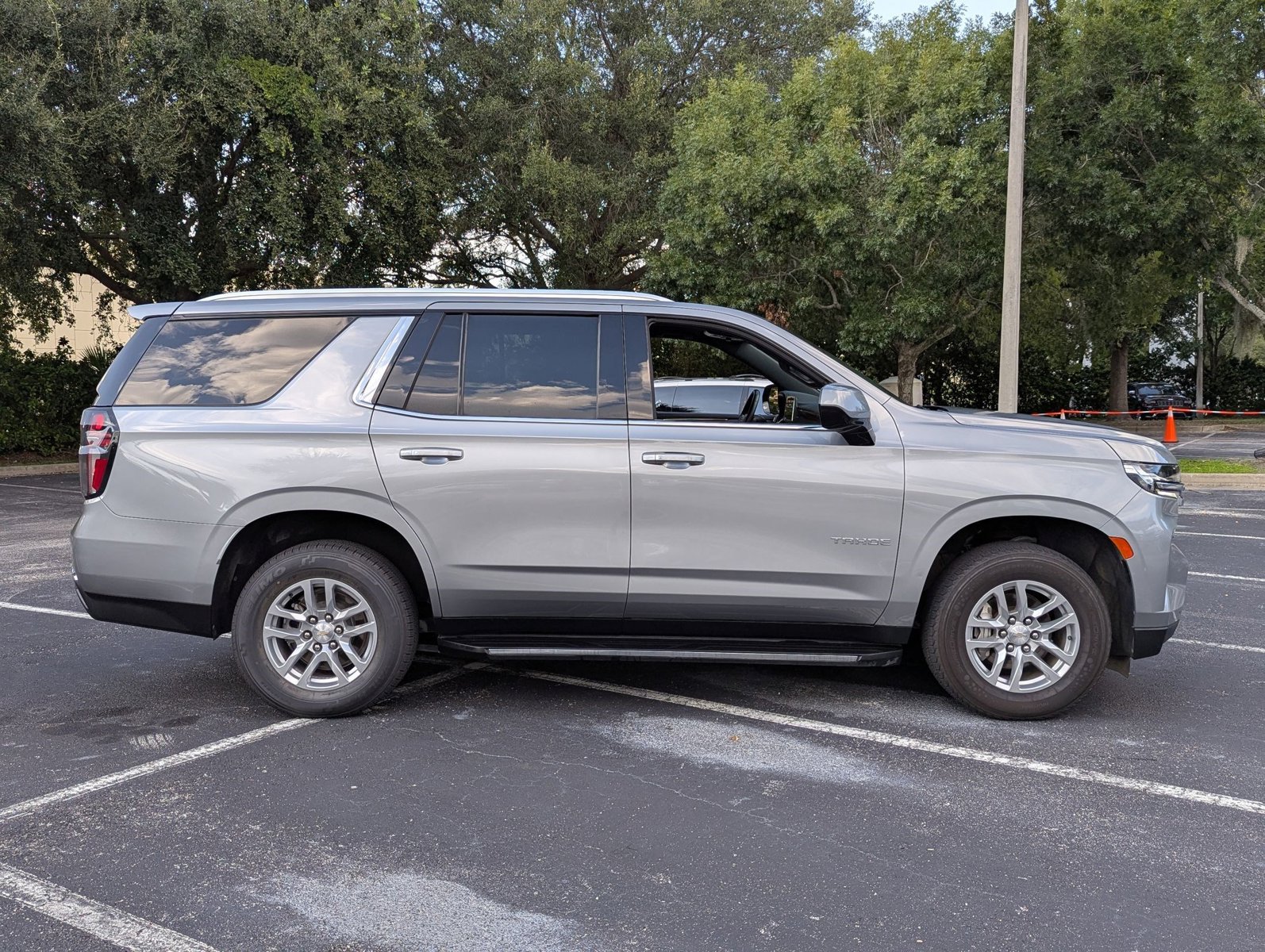 2023 Chevrolet Tahoe LT photo 4