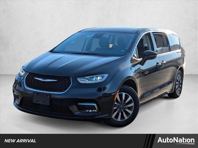 2023 Chrysler Pacifica Hybrid Touring L's photo