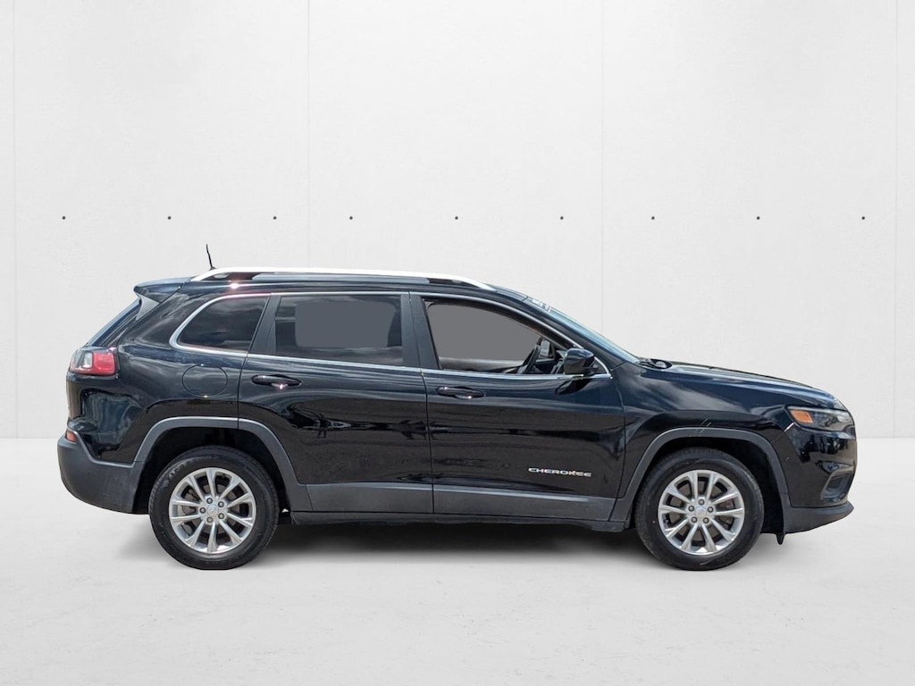 Used 2019 Jeep Cherokee Latitude FWD SUV